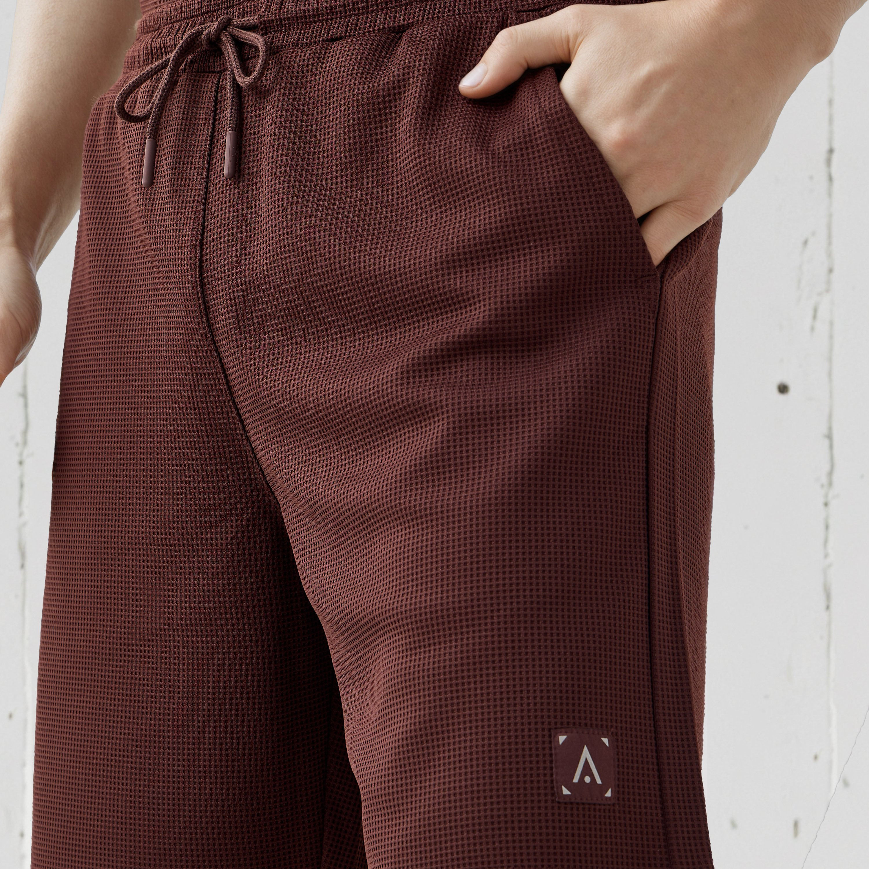شورت بملمس وافل بارز مع جيوب-men-clothing-bottoms-shorts-image-4