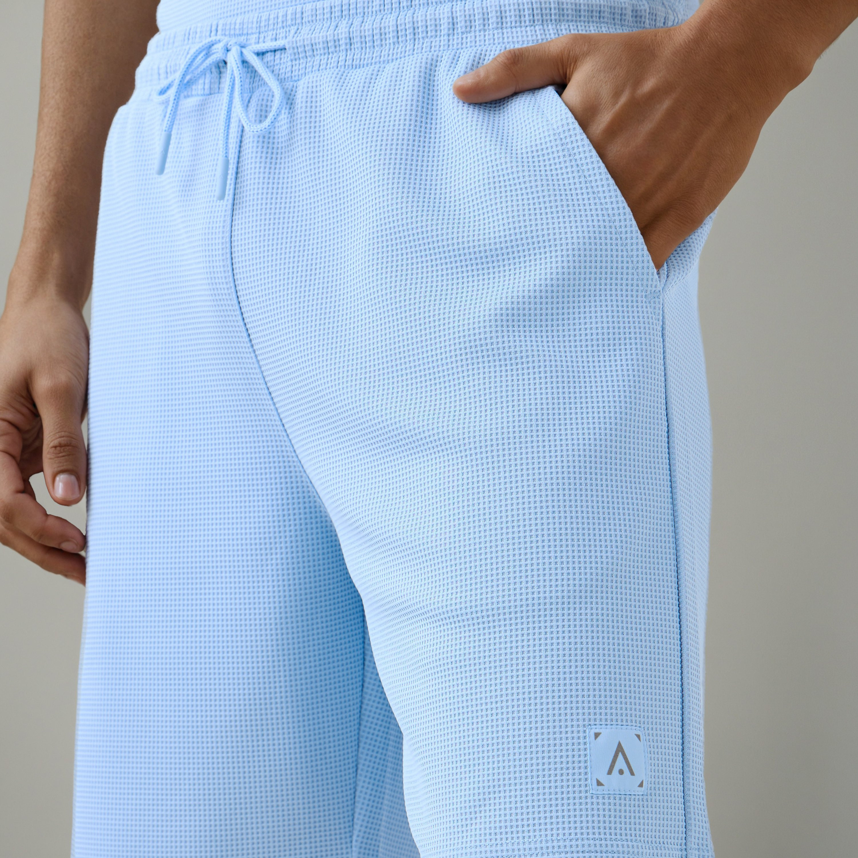 شورت بملمس وافل بارز مع جيوب-men-clothing-bottoms-shorts-image-4