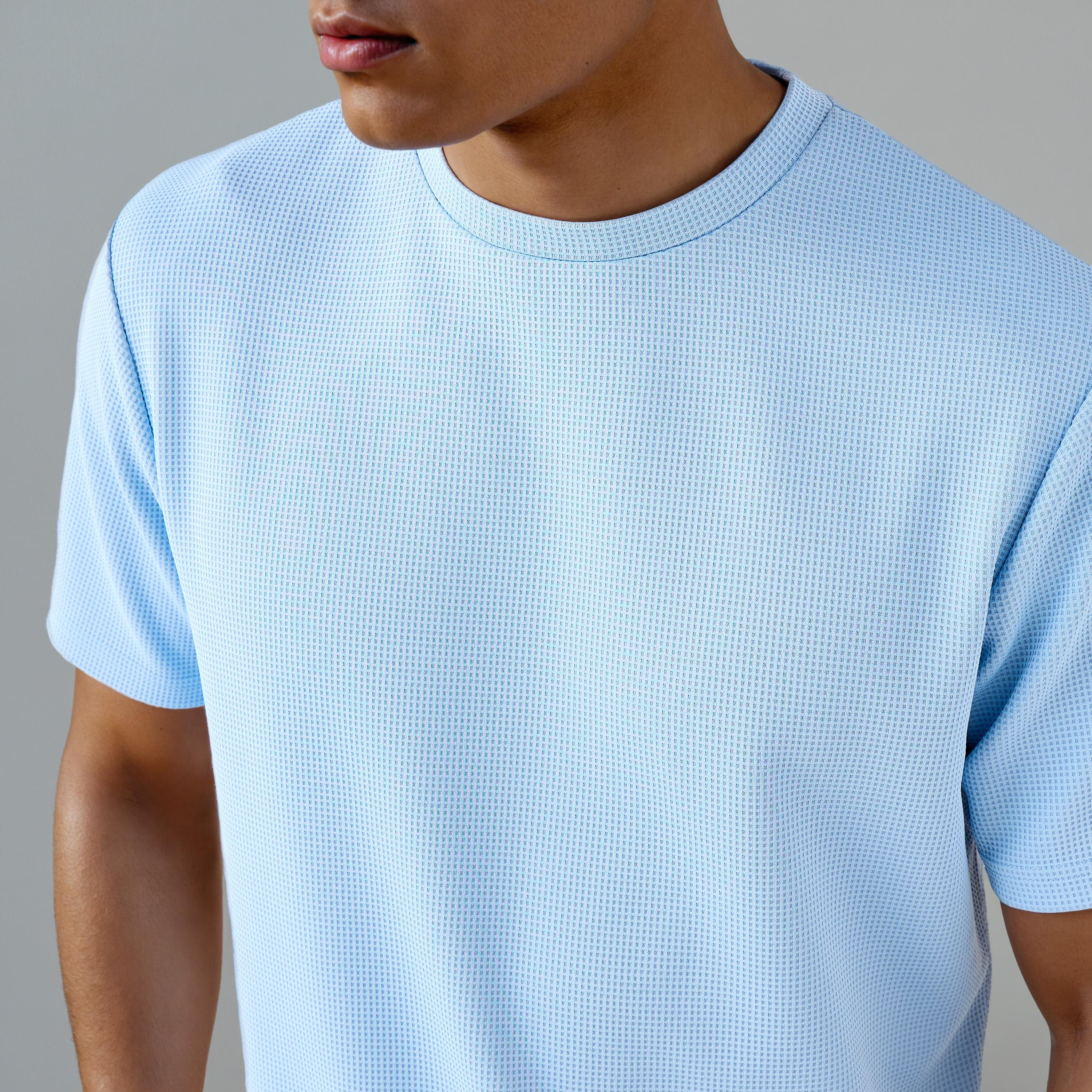 تيشيرت بنمط وافل بارز الملمس-men-clothing-sportswearandactivewear-tshirtsandpolos-image-4