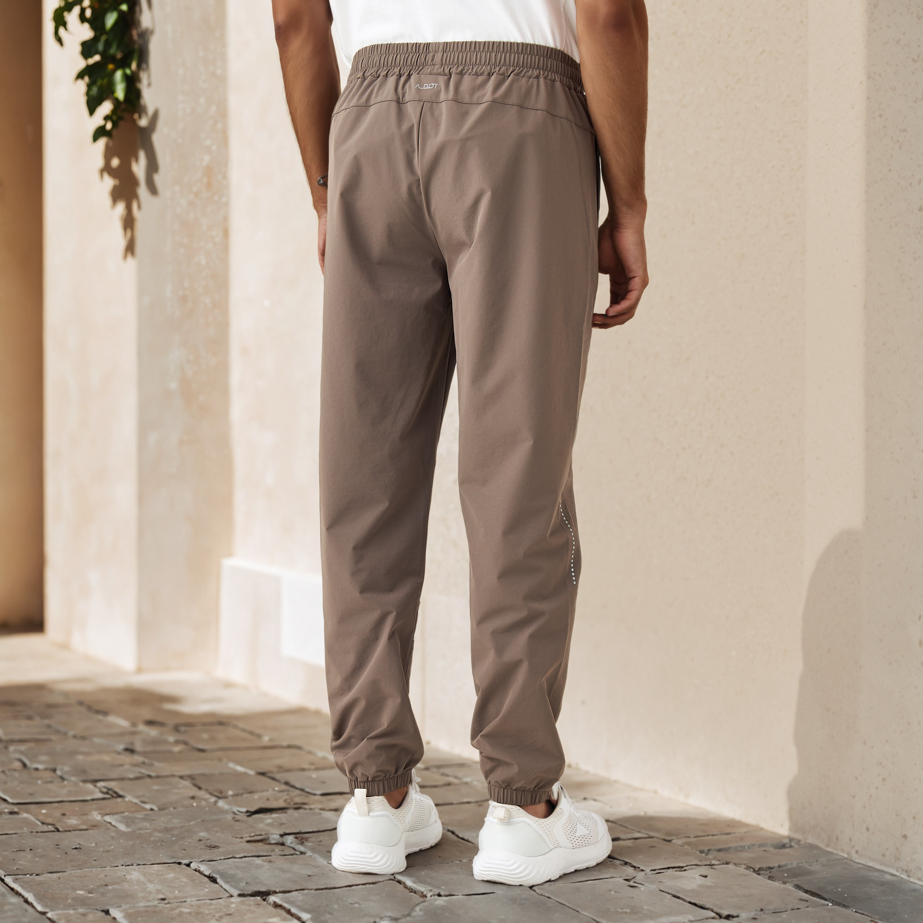 Regular Fit Joggers with Pockets-men-clothing-sportswearandactivewear-bottoms-joggers-image-3