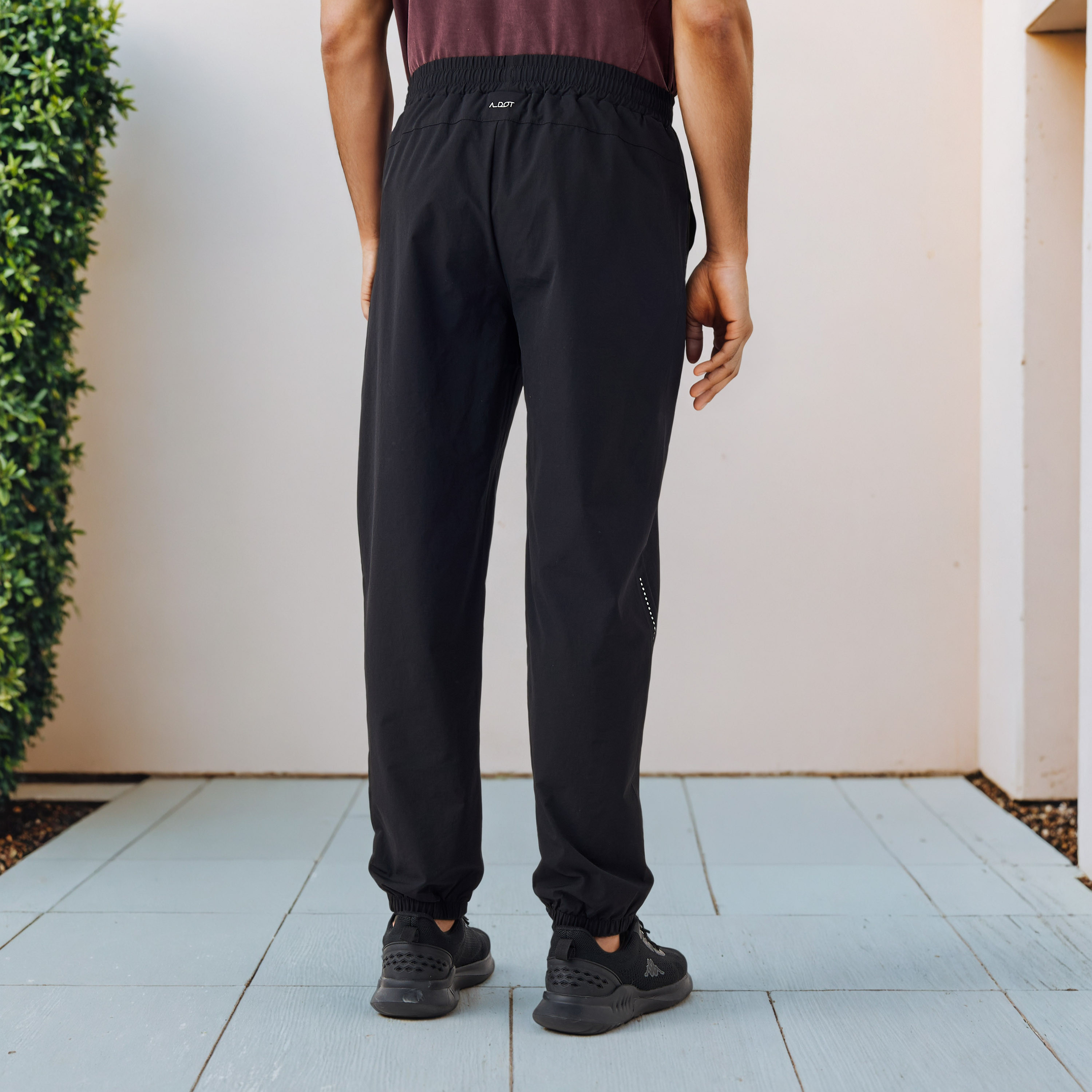 Regular Fit Joggers with Pockets-men-clothing-sportswearandactivewear-bottoms-joggers-image-3