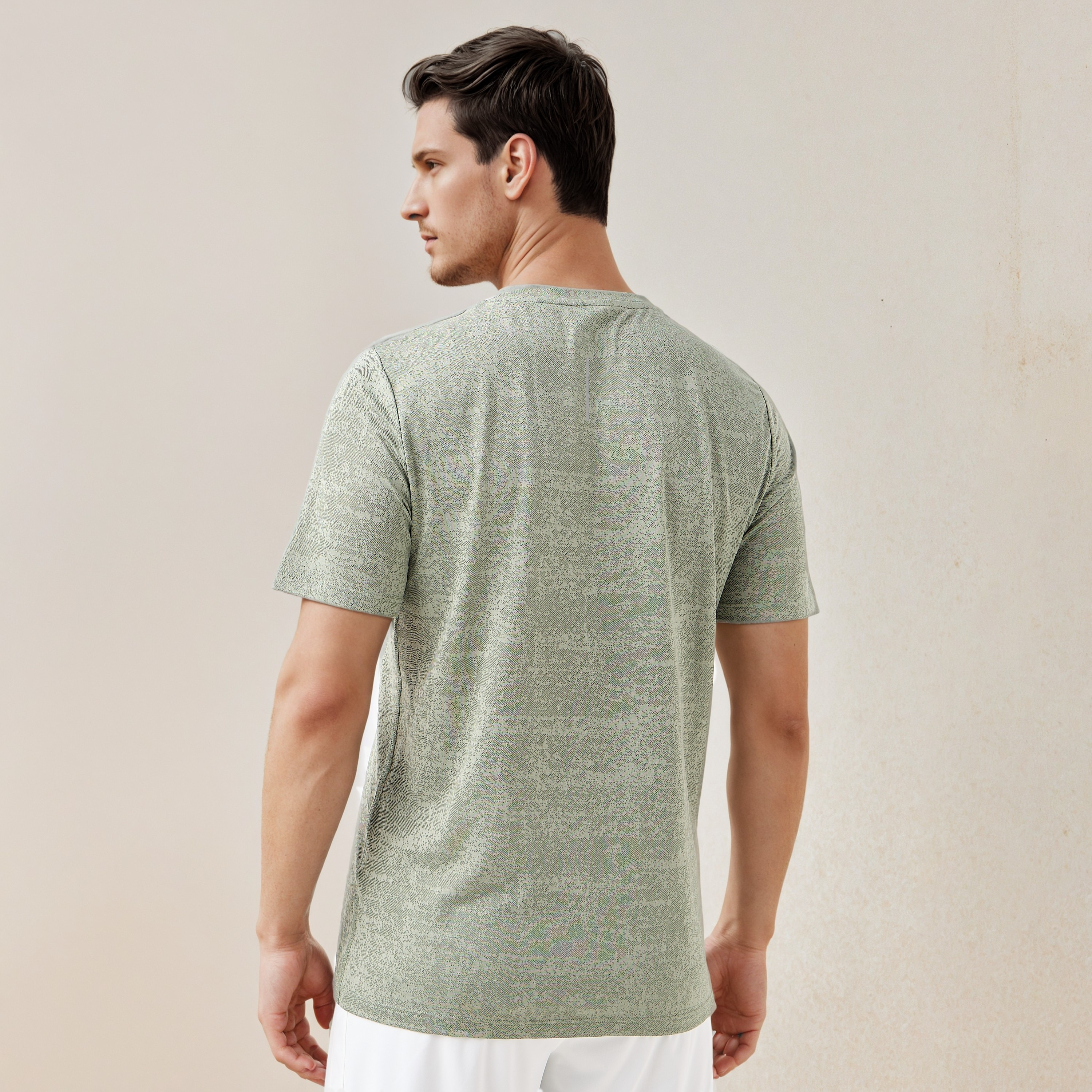 Performance Active T-shirt with Crew Neck-men-clothing-sportswearandactivewear-tshirtsandpolos-image-3