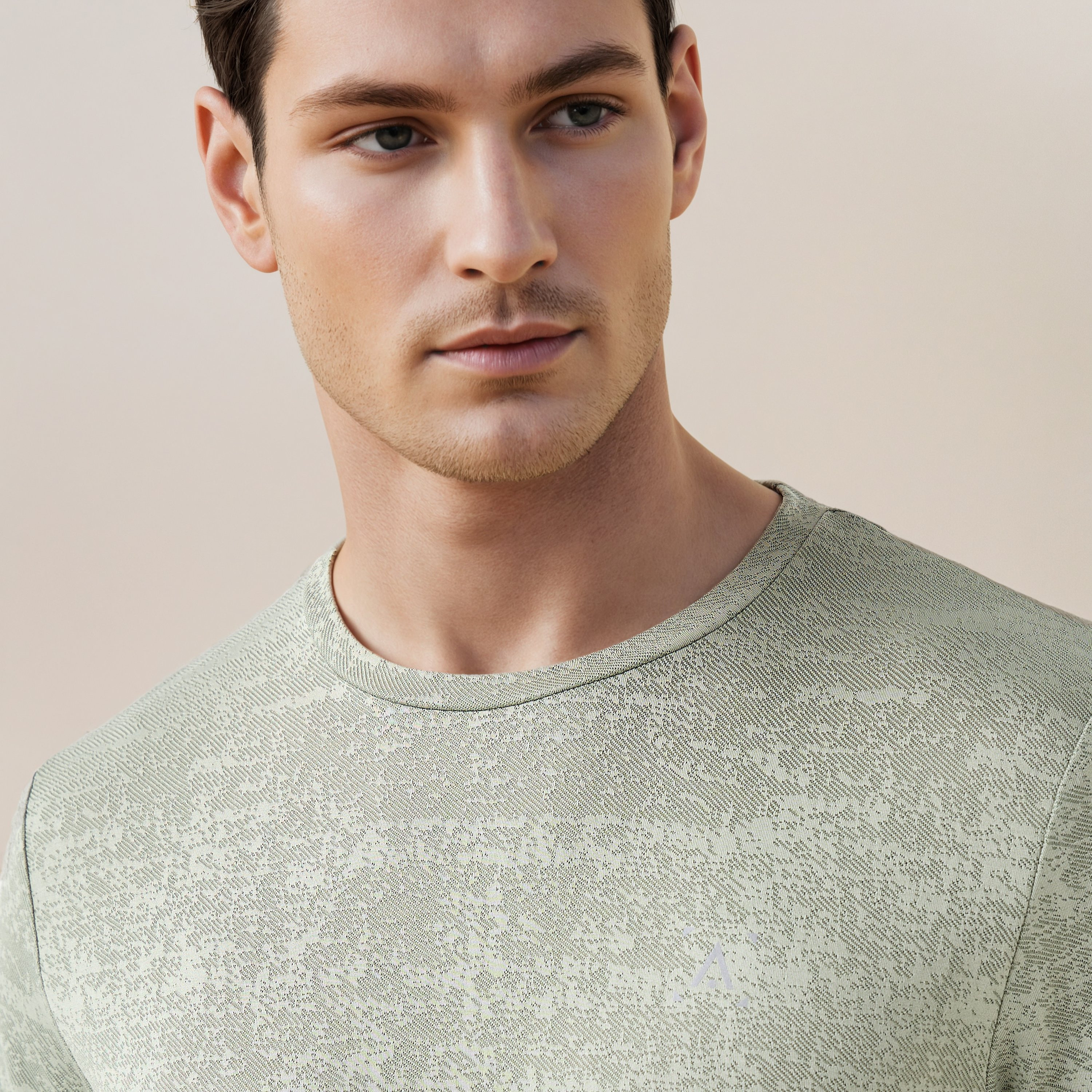 Performance Active T-shirt with Crew Neck-men-clothing-sportswearandactivewear-tshirtsandpolos-image-4