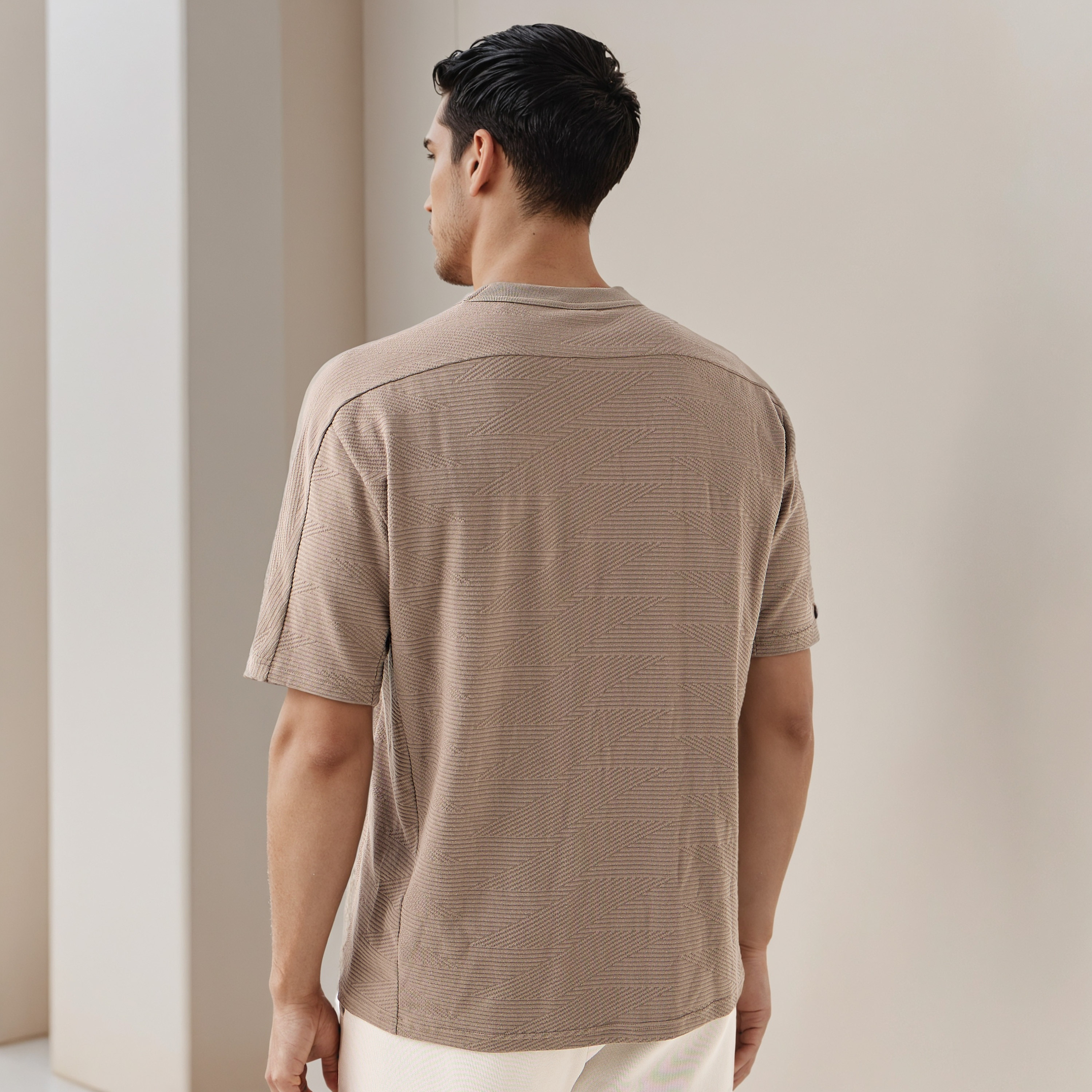 Jacquard Textured Crew Neck T-shirt-men-clothing-sportswearandactivewear-tshirtsandpolos-image-3