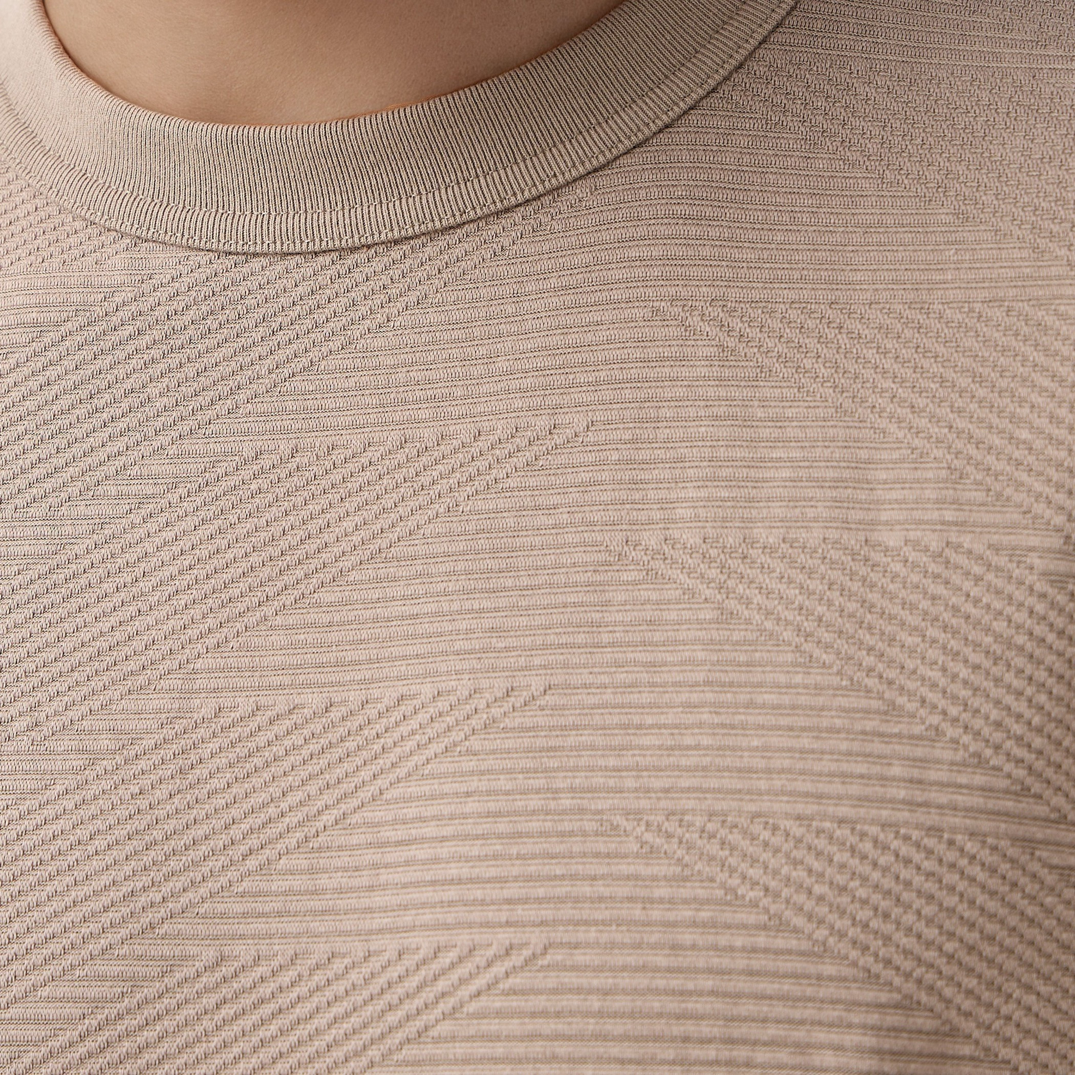 Jacquard Textured Crew Neck T-shirt-men-clothing-sportswearandactivewear-tshirtsandpolos-image-5