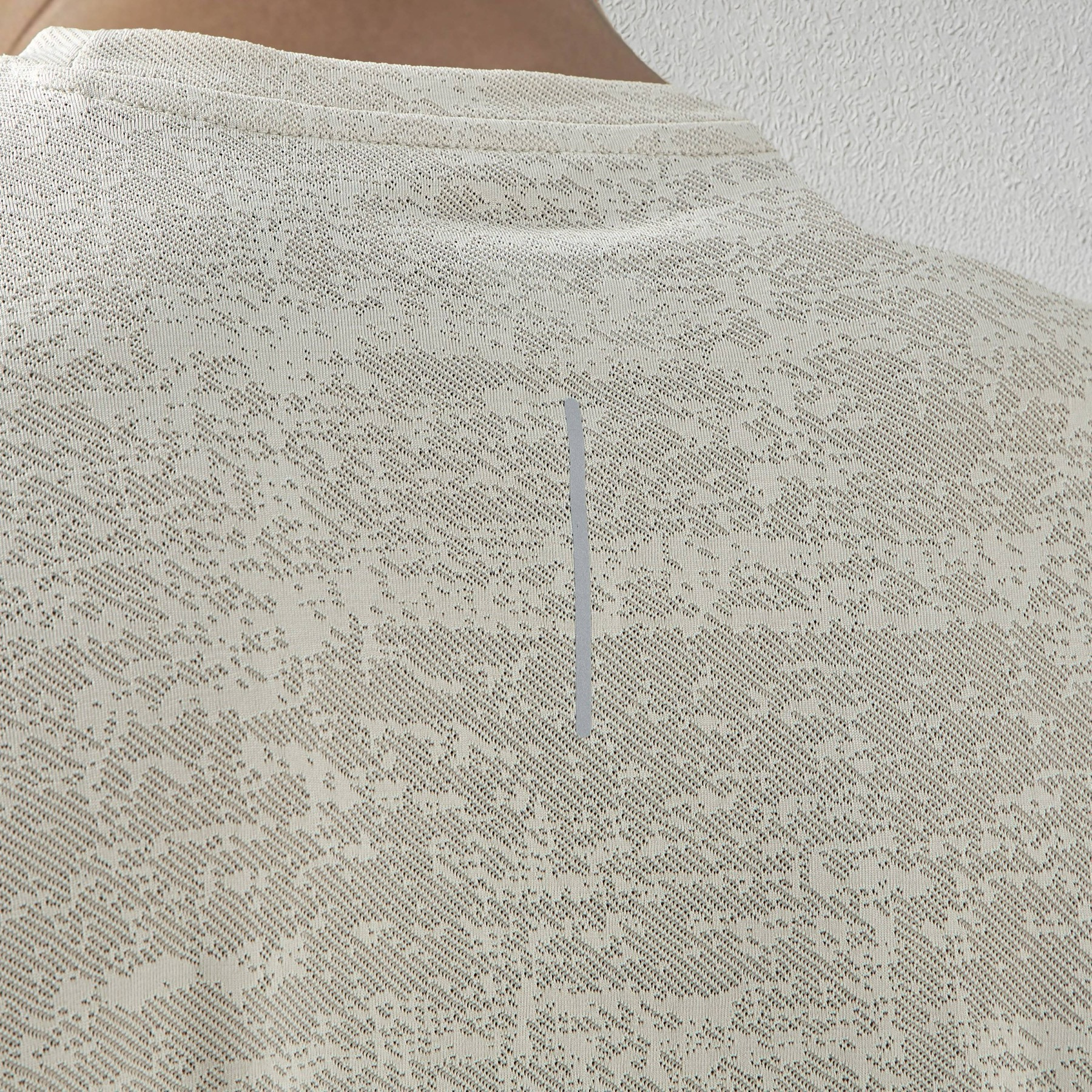 Men Textured Performance T-shirt-men-clothing-sportswearandactivewear-tshirtsandpolos-image-5