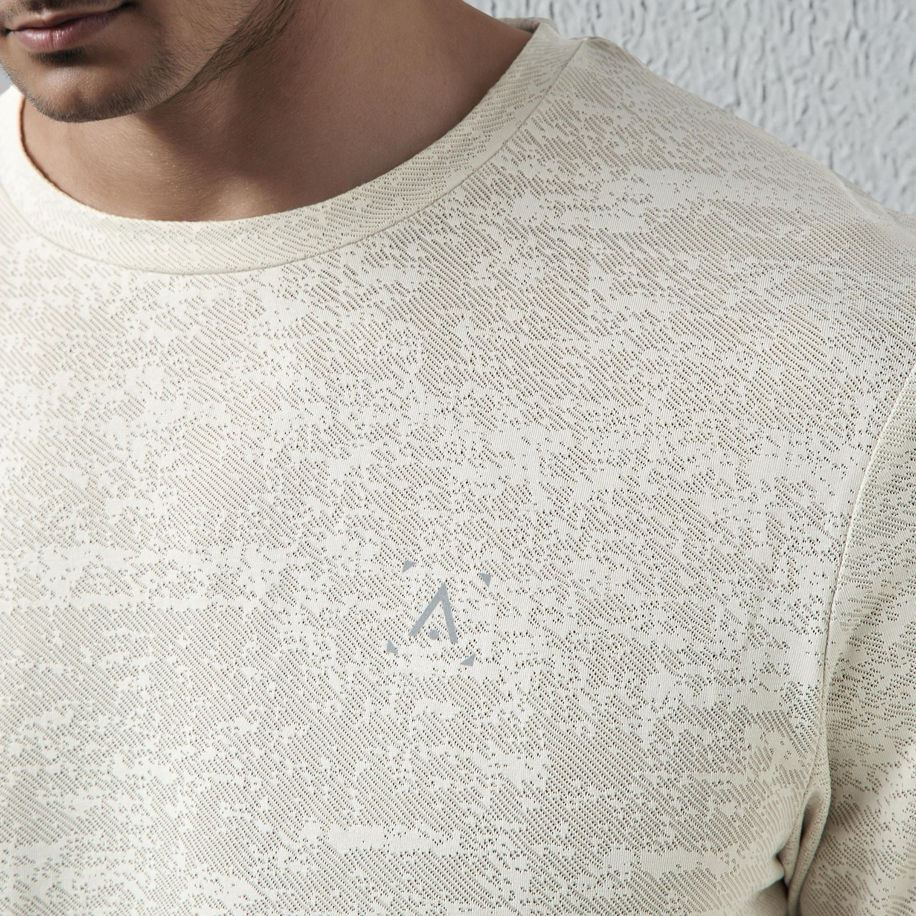 Men Textured Performance T-shirt-men-clothing-sportswearandactivewear-tshirtsandpolos-image-6