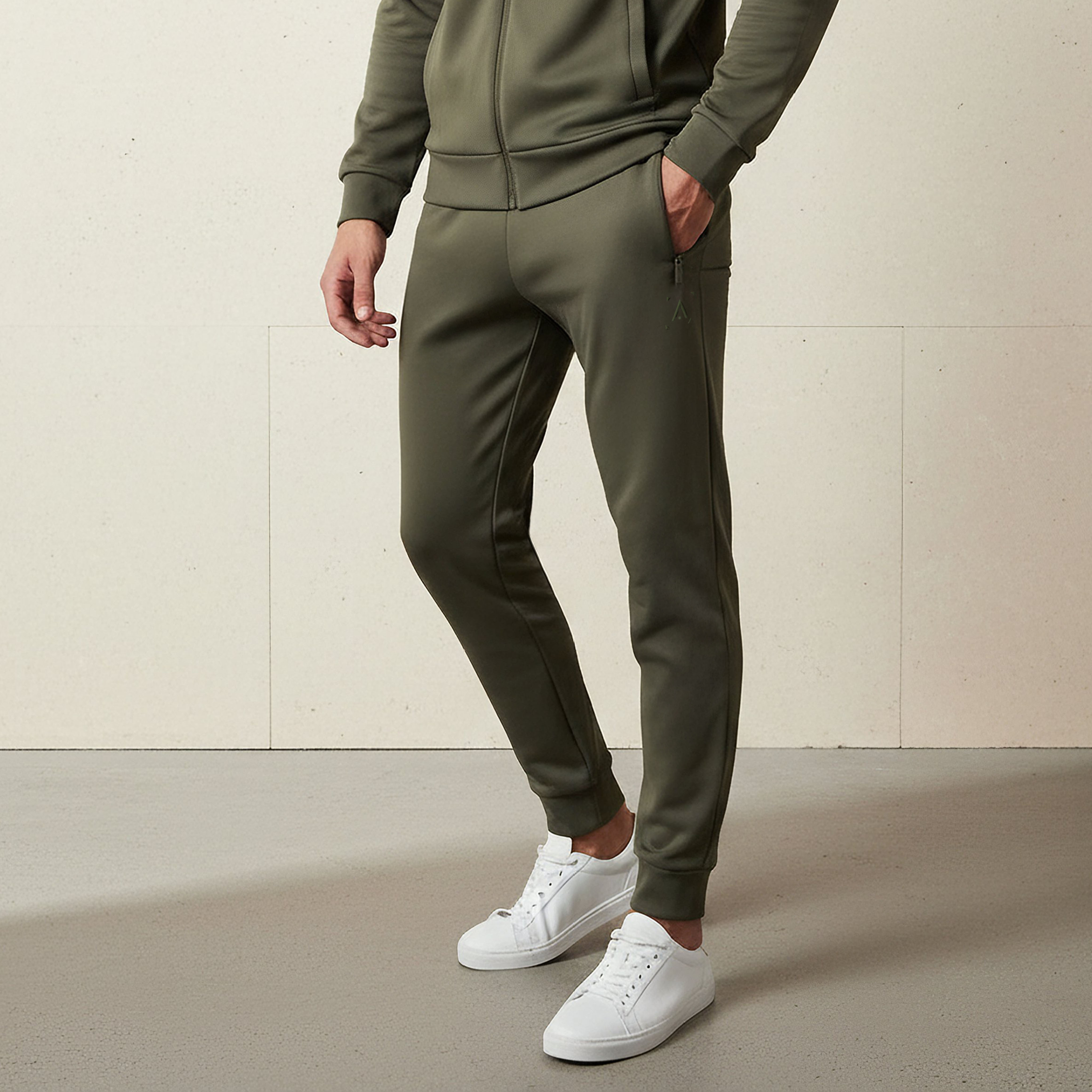 Men Regular Fit Jogger with Zipper Pockets-men-clothing-sportswearandactivewear-bottoms-joggers-image-1