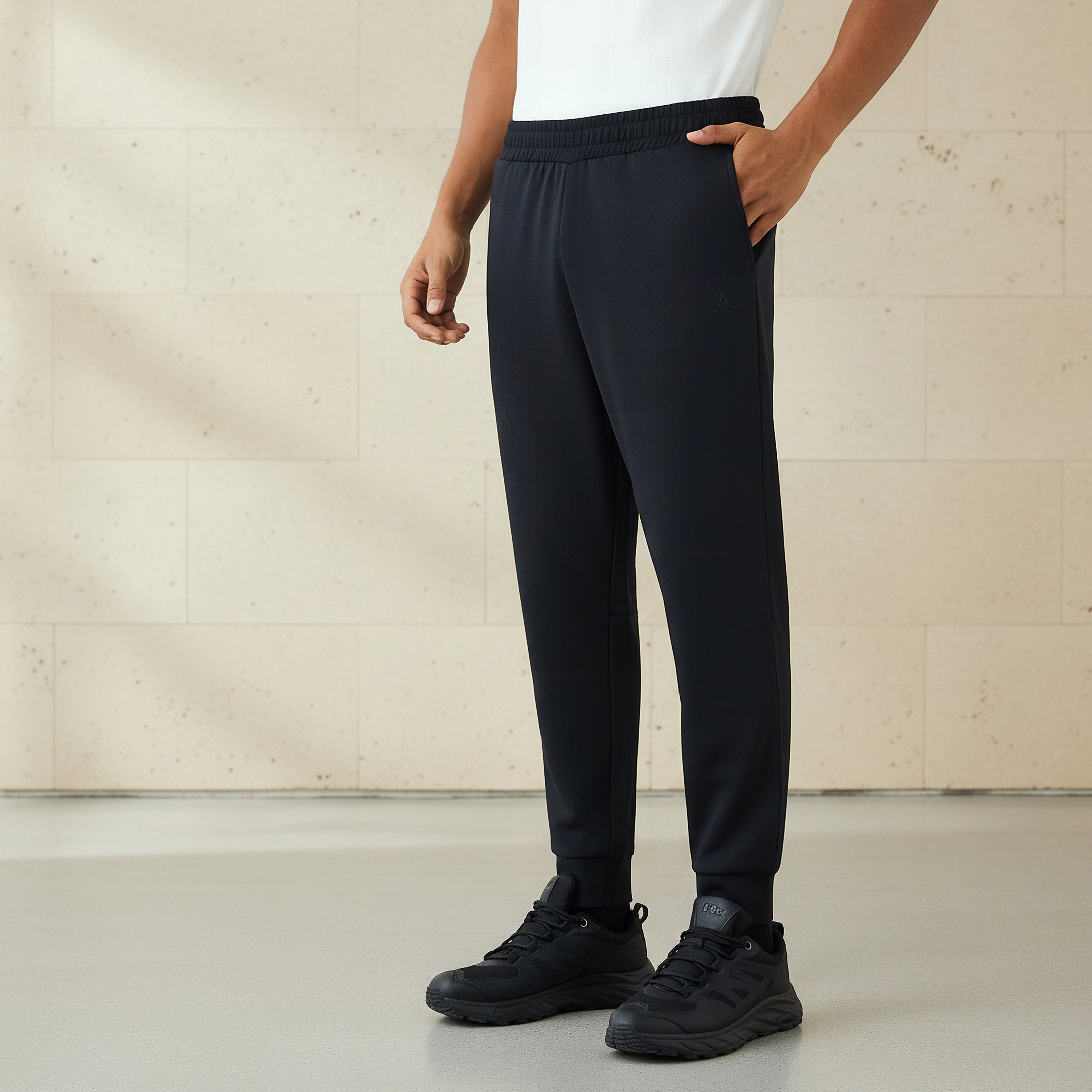 بنطلون رياضي بخصر مطاطي للرجال من كابا-men-clothing-sportswearandactivewear-bottoms-joggers-image-1