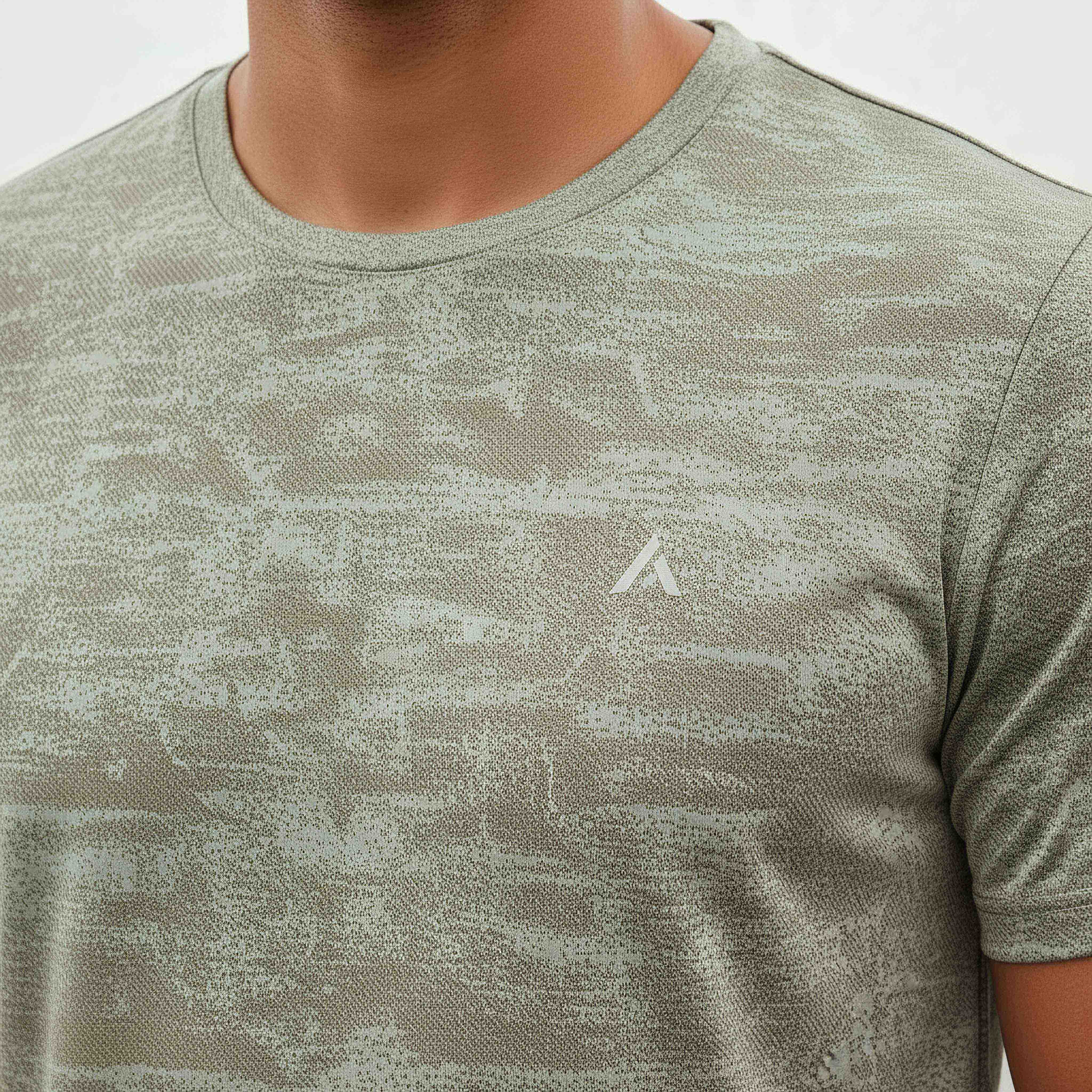 Men Performance T-shirt-men-clothing-sportswearandactivewear-tshirtsandpolos-image-4