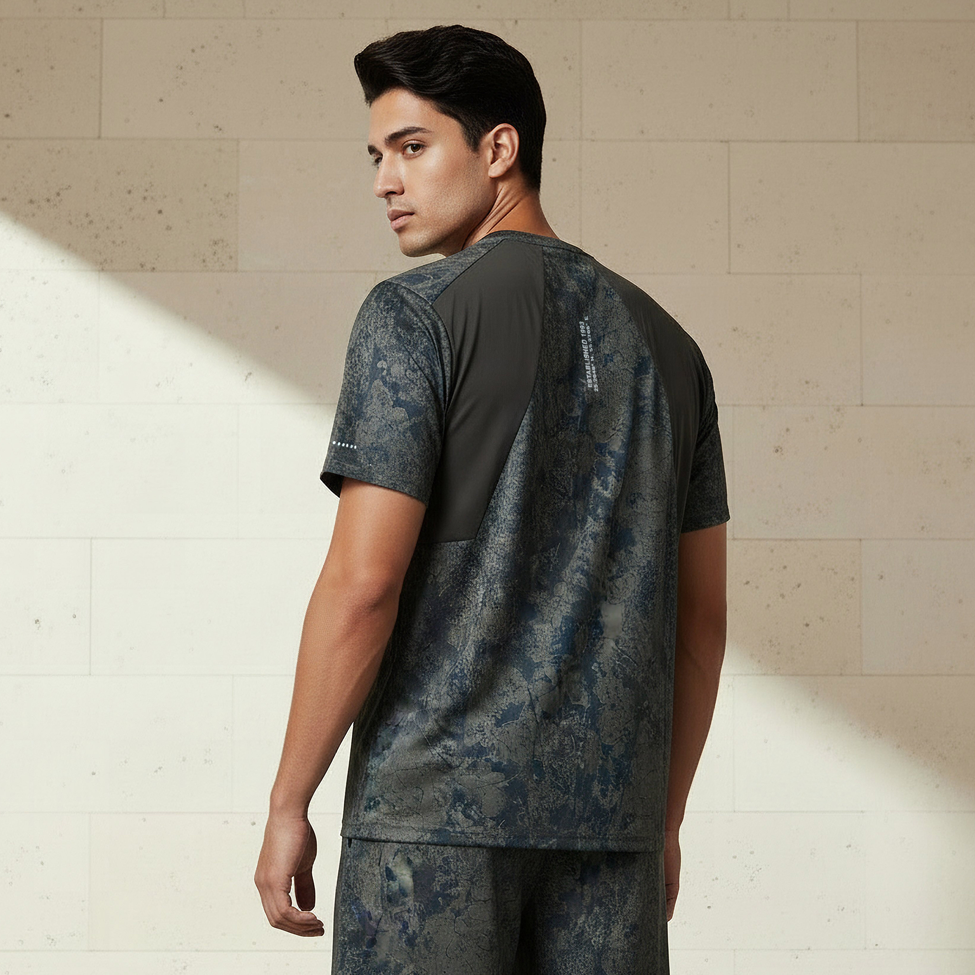 Men Mineral Print Performance T-shirt-men-clothing-sportswearandactivewear-tshirtsandpolos-image-3