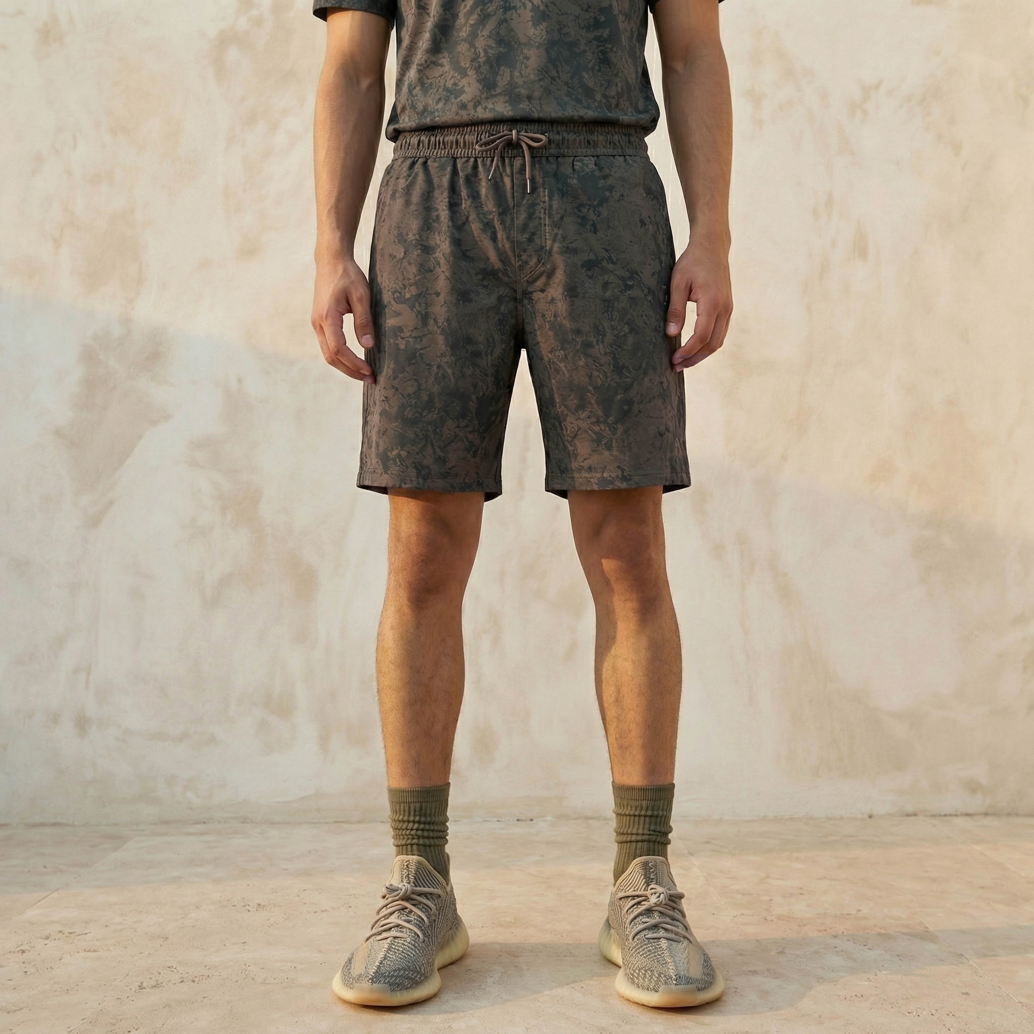 شورت تدريب مطاطي بطبعات للرجال-men-clothing-bottoms-shorts-image-1
