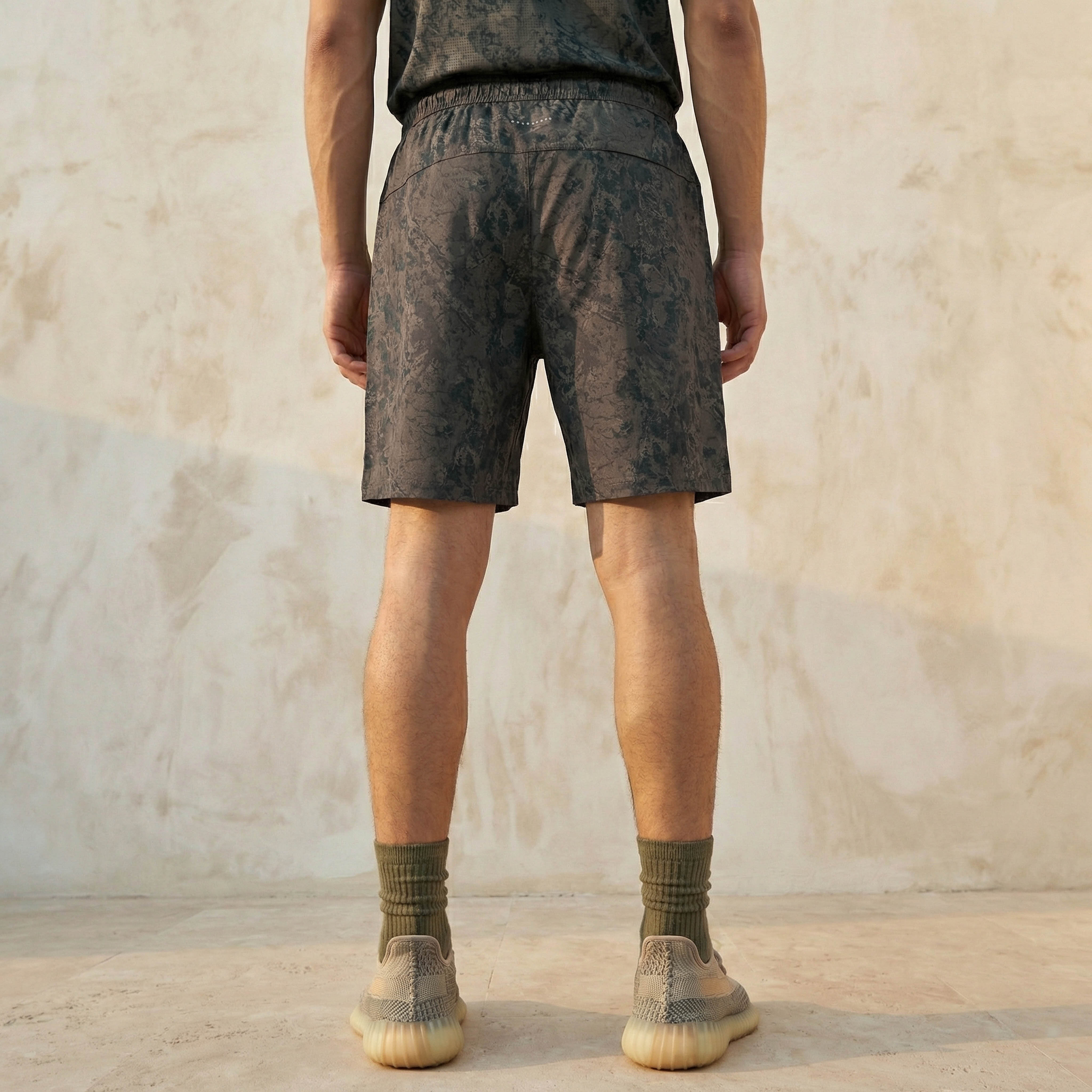 شورت تدريب مطاطي بطبعات للرجال-men-clothing-bottoms-shorts-image-4