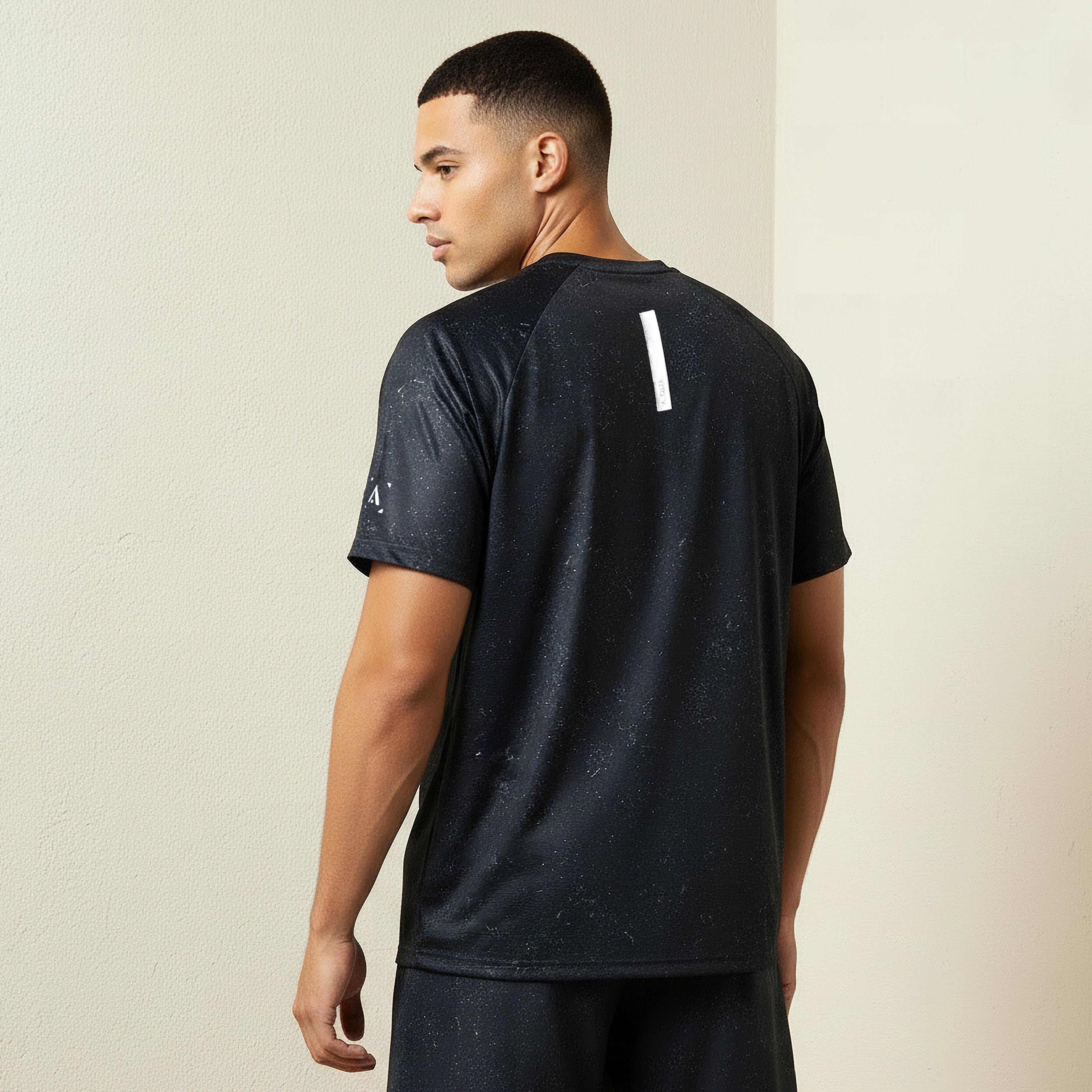 Men Raglan Sleeve T-shirt-men-clothing-sportswearandactivewear-tshirtsandpolos-image-4