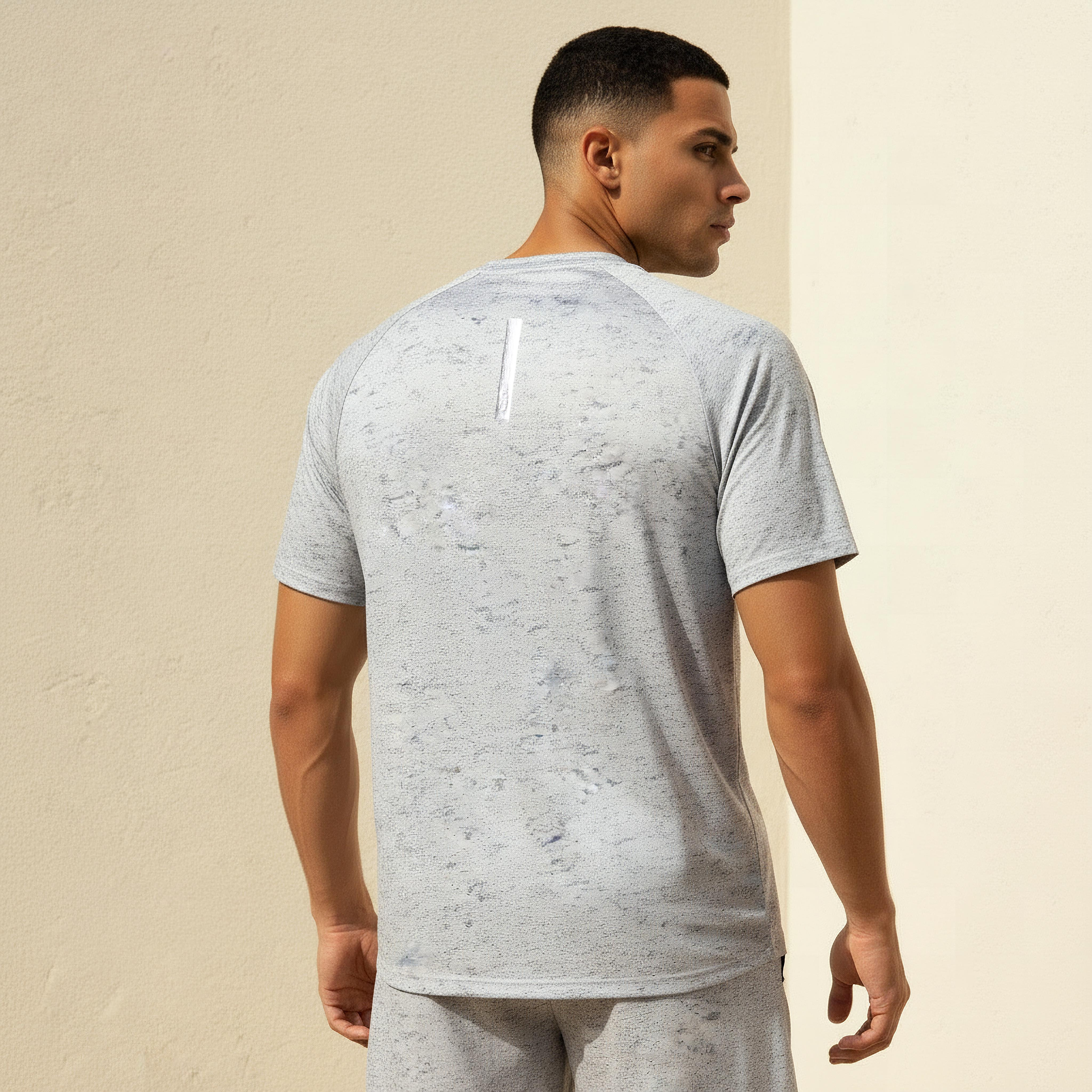 تيشيرت بأكمام مغايرة للرجال-men-clothing-sportswearandactivewear-tshirtsandpolos-image-8