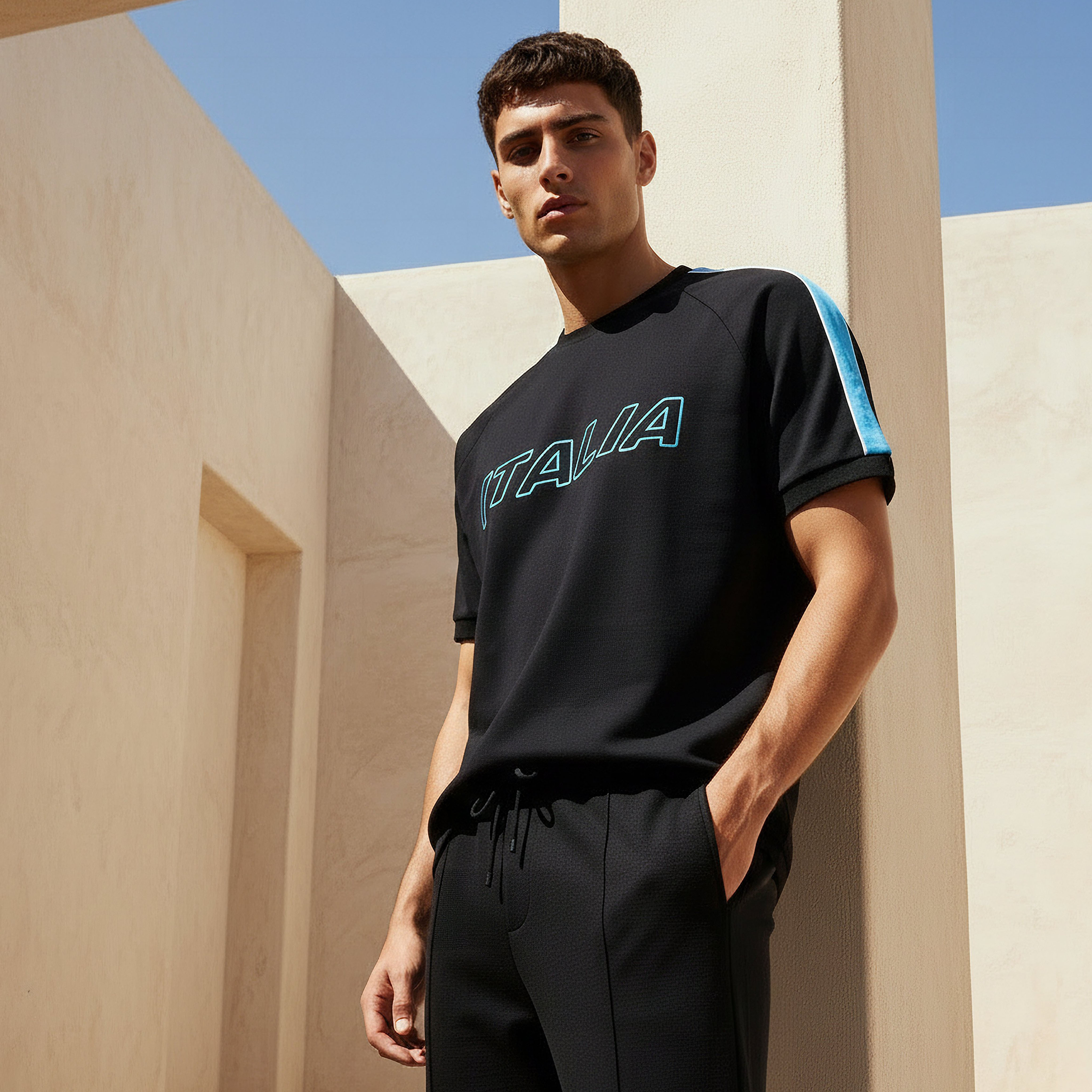 طقم ملابس منتخب إيطاليا لكرة القدم بتصميم مغاير للرجال-men-clothing-sportswearandactivewear-tshirtsandpolos-image-1