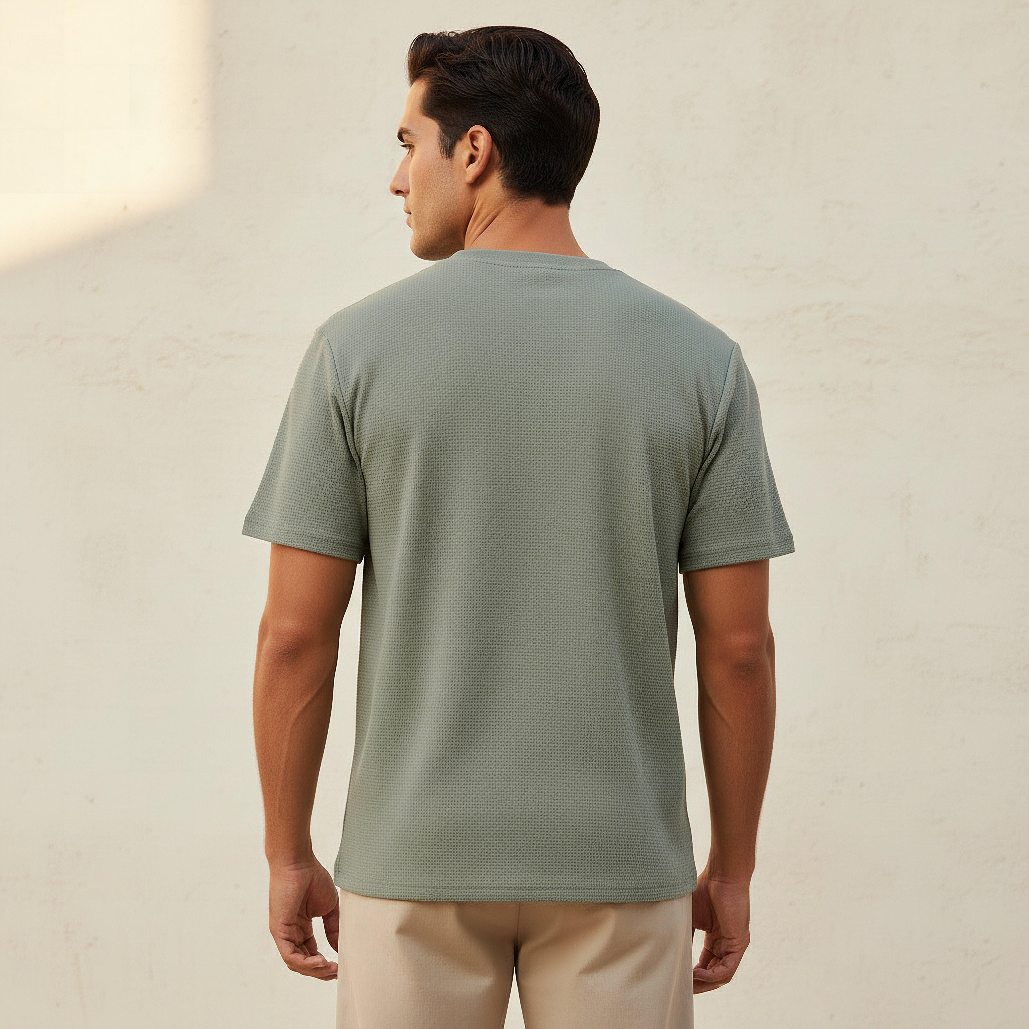 تيشيرت بنمط وافل بارز الملمس للرجال من لاف بانجولين-men-clothing-sportswearandactivewear-tshirtsandpolos-image-4