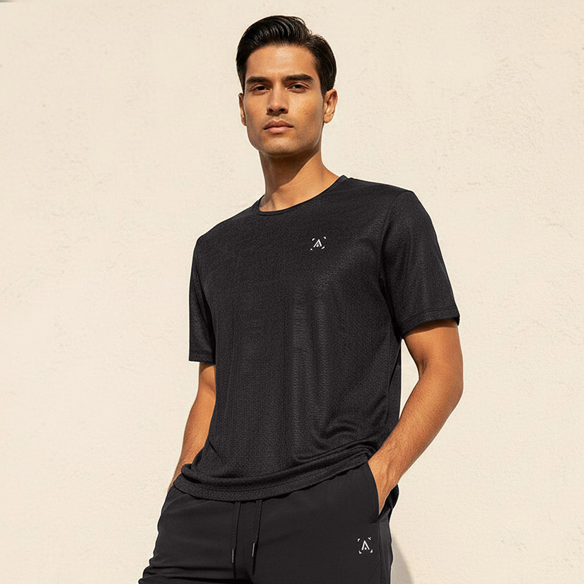 تيشيرت أداء مرن بـ4 اتجاهات للرجال-men-clothing-sportswearandactivewear-tshirtsandpolos-image-1