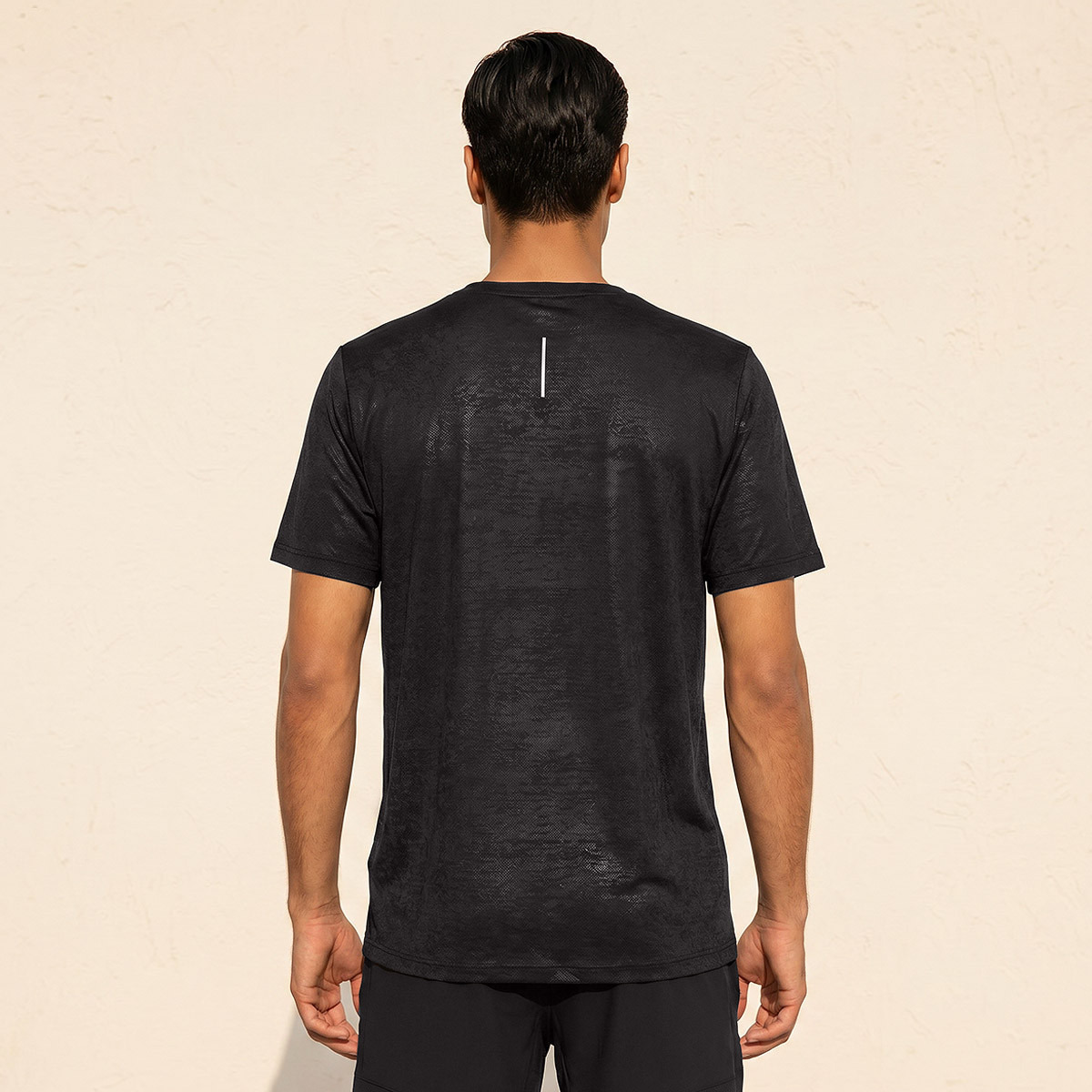 تيشيرت أداء مرن بـ4 اتجاهات للرجال-men-clothing-sportswearandactivewear-tshirtsandpolos-image-4