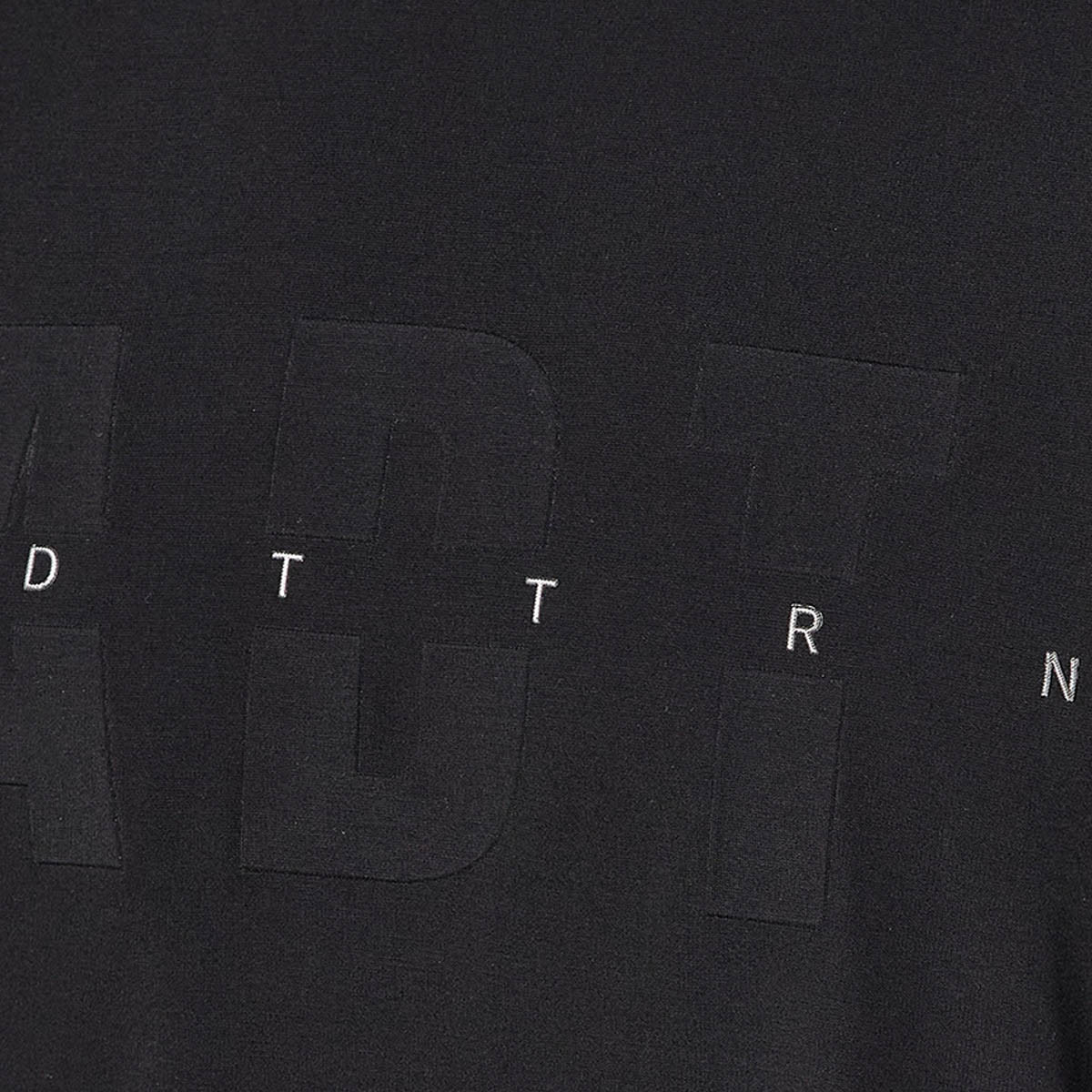 Men Embossed Detail 2 Way Stretch T-shirt-men-clothing-sportswearandactivewear-tshirtsandpolos-image-2