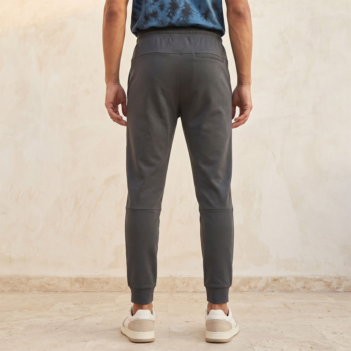 Men Drawstring Waist Joggers-men-clothing-sportswearandactivewear-bottoms-joggers-image-4
