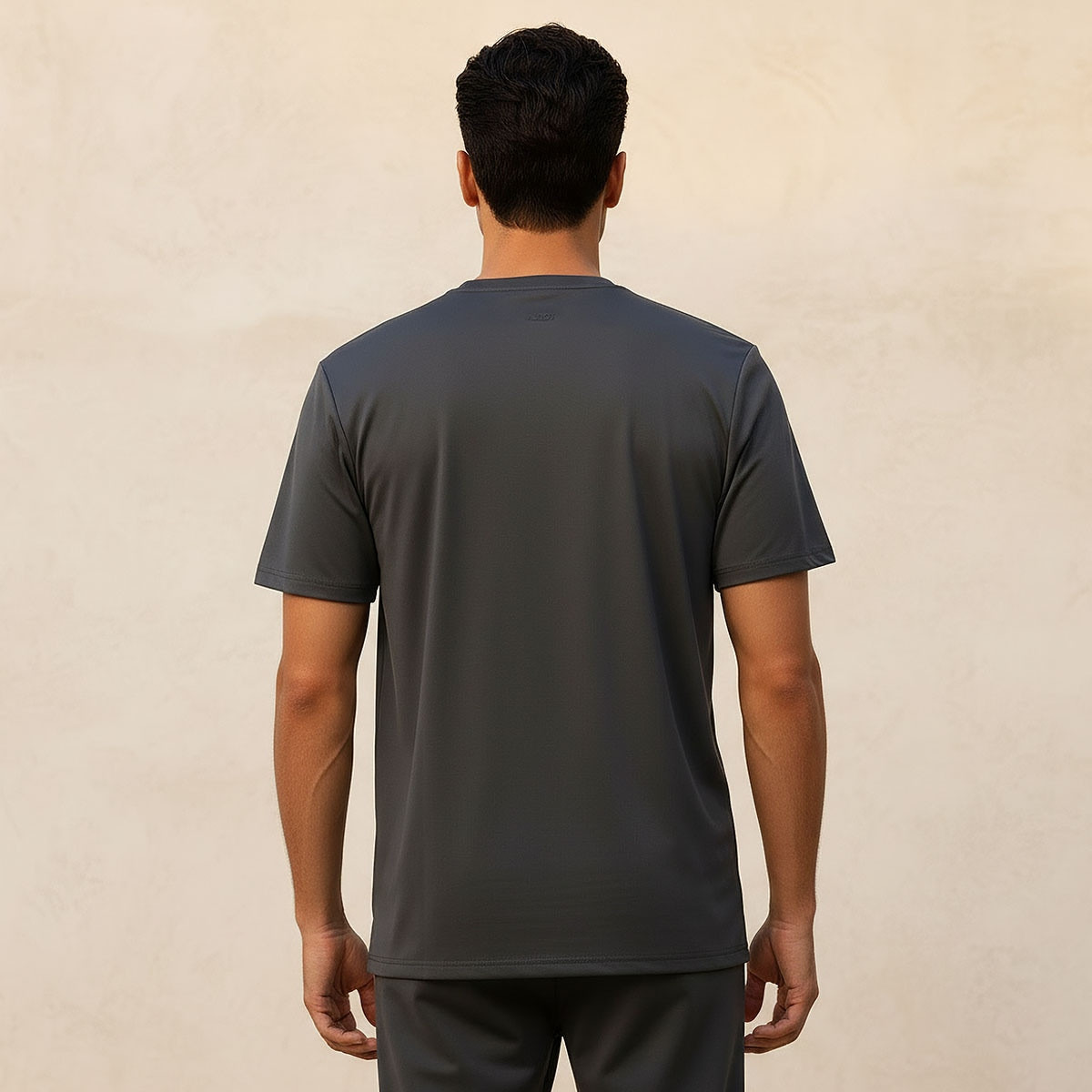 تيشيرت ناعم الملمس بقصة عادية-men-clothing-sportswearandactivewear-tshirtsandpolos-image-4