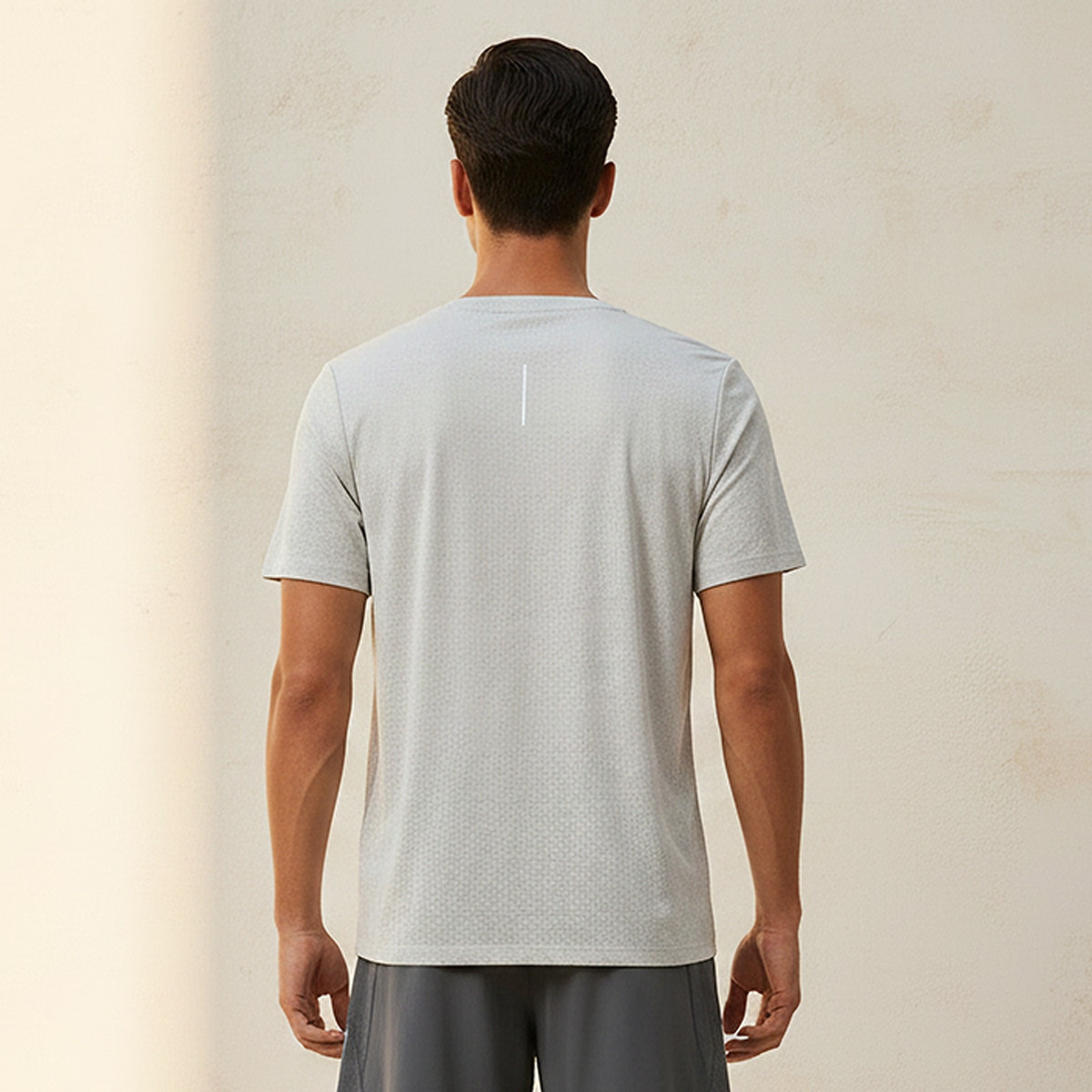 تيشيرت رياضي قابل للتمدد في اتجاهين-men-clothing-sportswearandactivewear-tshirtsandpolos-image-12