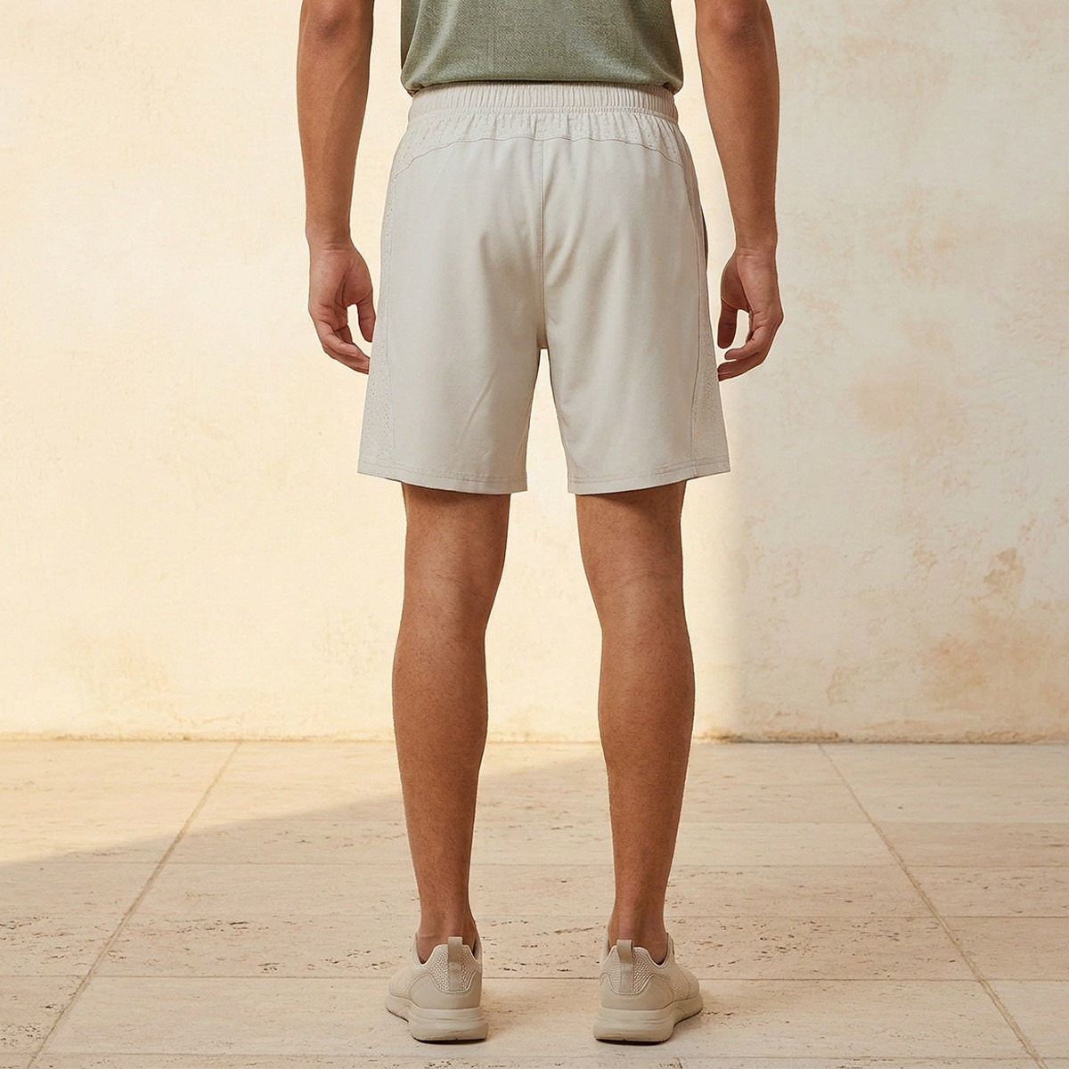 شورت رياضي بفتحات تهوية وأداء احترافي-men-clothing-bottoms-shorts-image-8