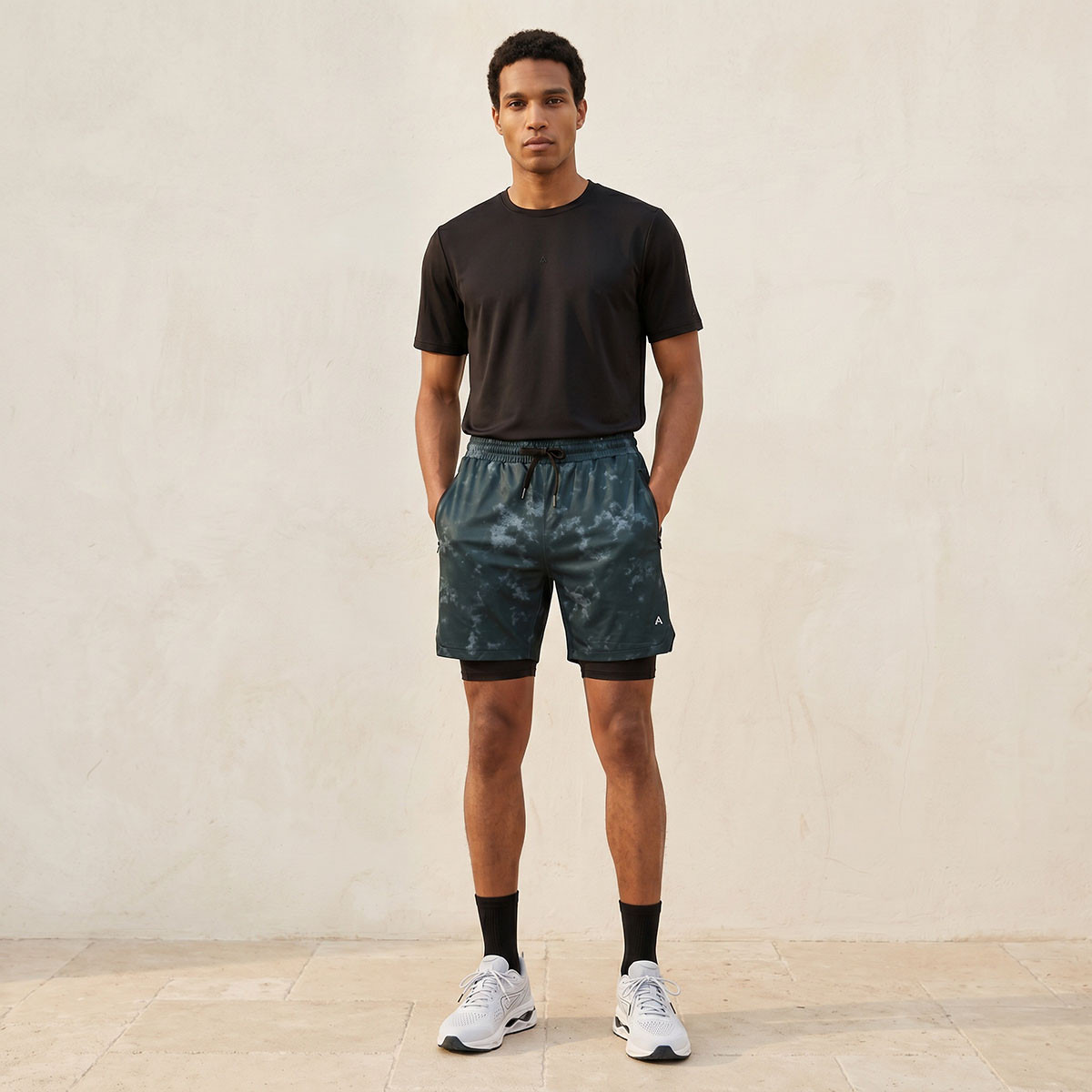 شورت مزدوج بمرونة رباعية الاتجاه وبطانة داخلية وطبعات-men-clothing-bottoms-shorts-image-5