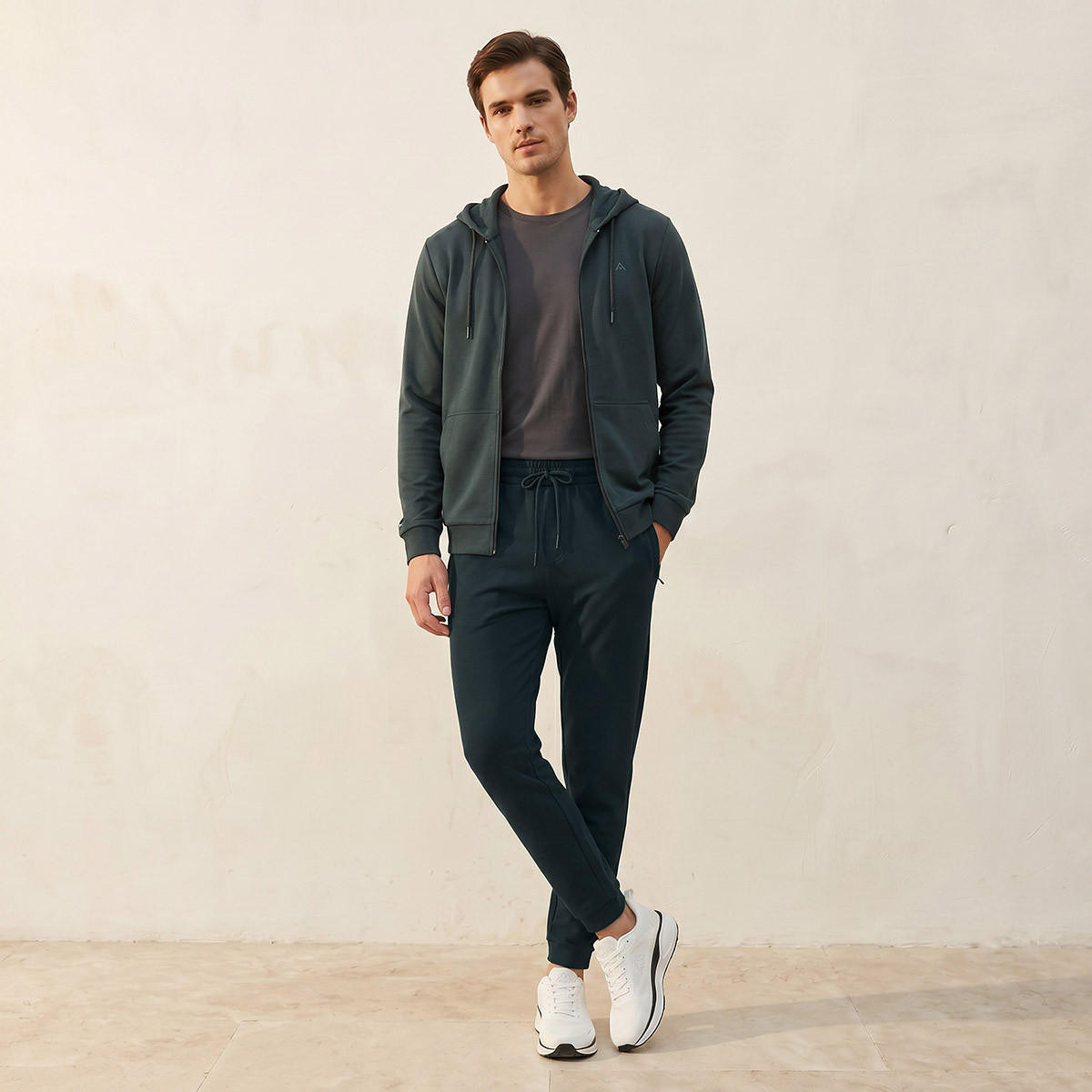 بنطلون رياضي برباط خصر-men-clothing-sportswearandactivewear-bottoms-joggers-image-2