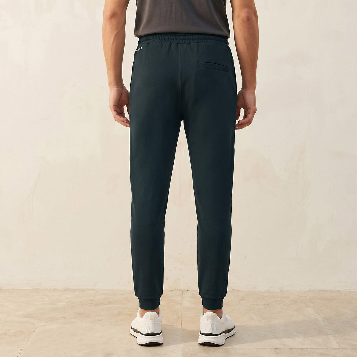 بنطلون رياضي برباط خصر-men-clothing-sportswearandactivewear-bottoms-joggers-image-3