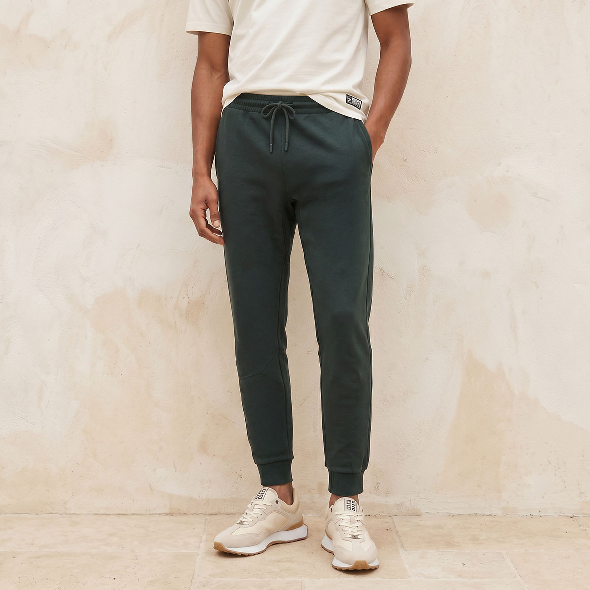 Non Stretchable Joggers-men-clothing-sportswearandactivewear-bottoms-joggers-image-1