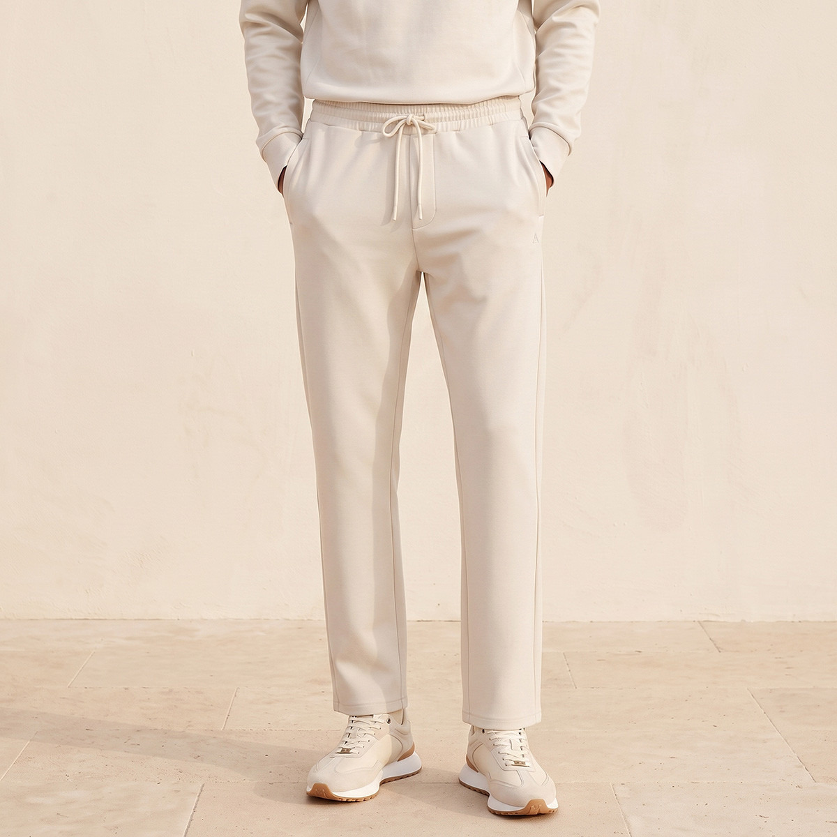 بنطلون رياضي مرن بقصة مريحة وعملية للرجال-men-clothing-sportswearandactivewear-bottoms-joggers-image-1