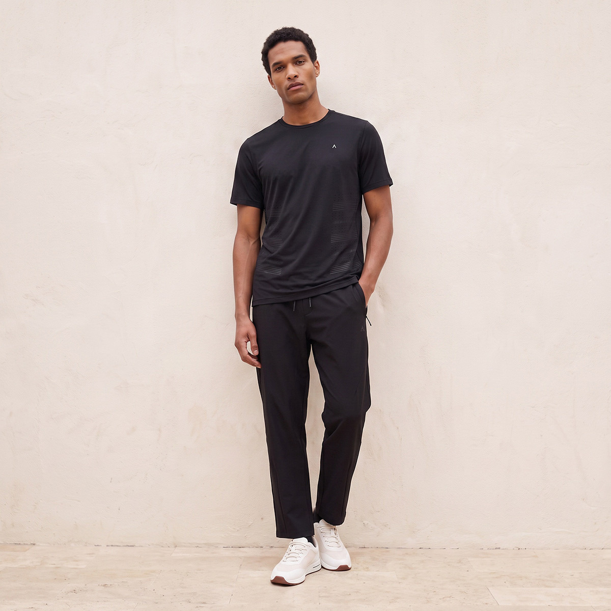 بنطلون رياضي قابل للتمدد في اتجاهين-men-clothing-sportswearandactivewear-bottoms-joggers-image-2
