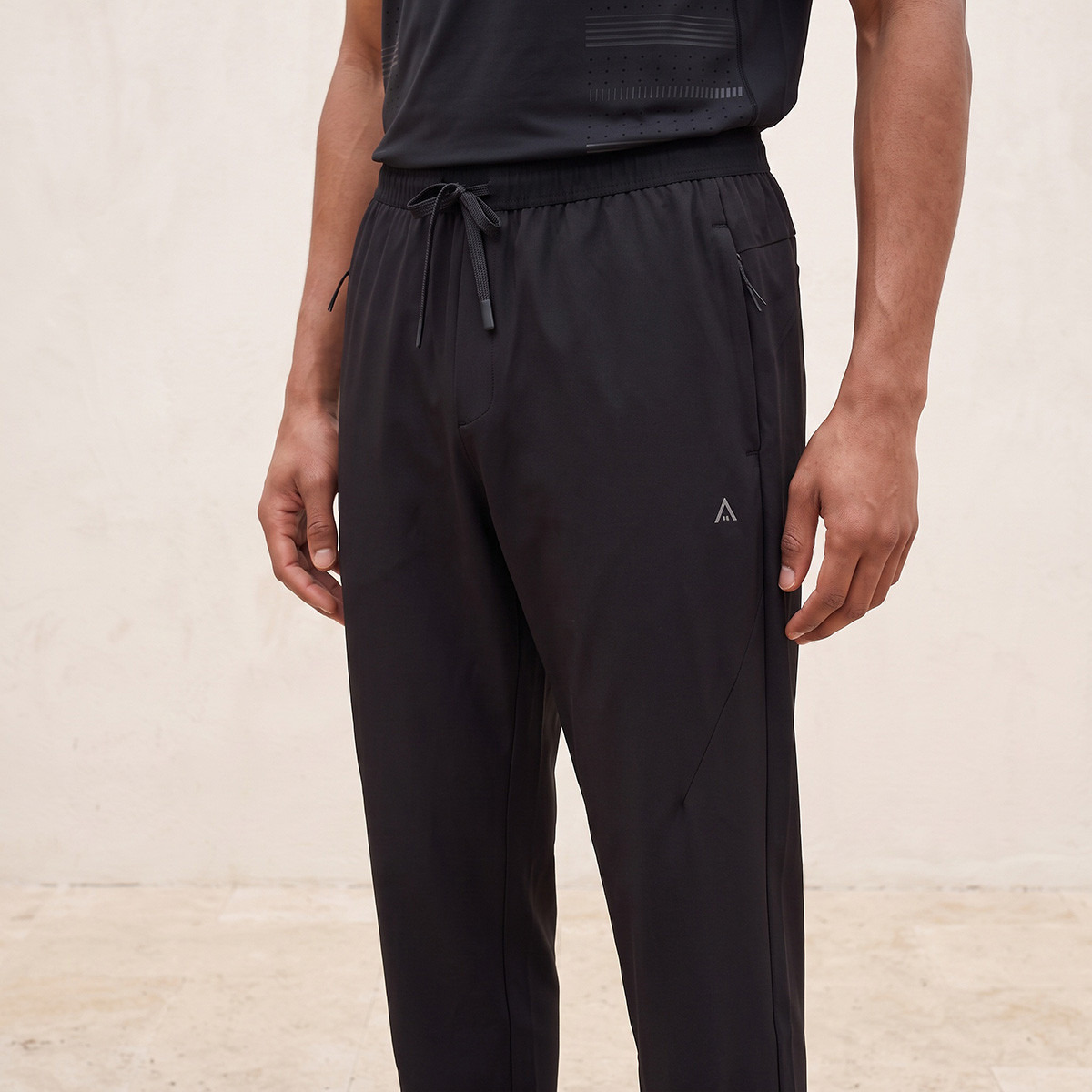 بنطلون رياضي قابل للتمدد في اتجاهين-men-clothing-sportswearandactivewear-bottoms-joggers-image-4