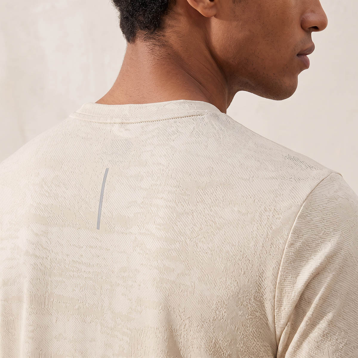 Textured Performance T-shirt-men-clothing-sportswearandactivewear-tshirtsandpolos-image-5