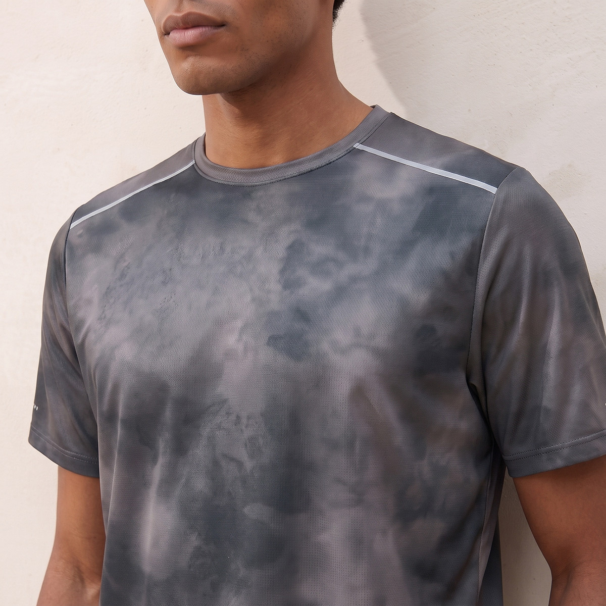 تيشيرت تدريب بطبعات-men-clothing-sportswearandactivewear-tshirtsandpolos-image-4