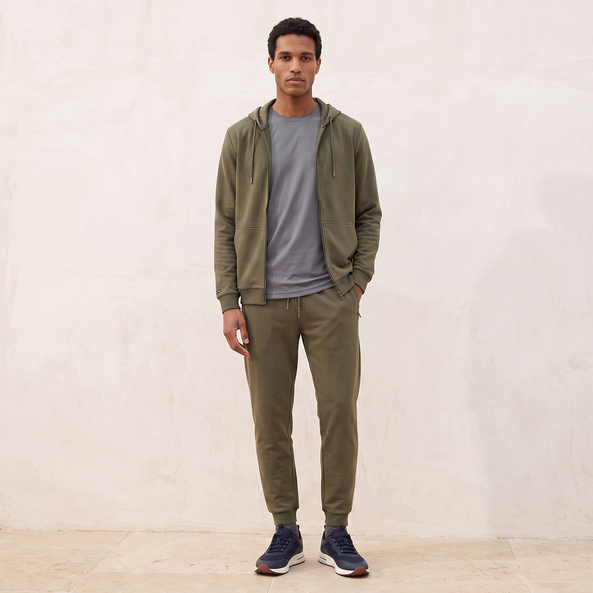 Joggers with Drawstring Closure-men-clothing-sportswearandactivewear-bottoms-joggers-image-2