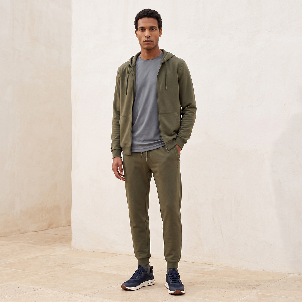 Joggers with Drawstring Closure-men-clothing-sportswearandactivewear-bottoms-joggers-image-5