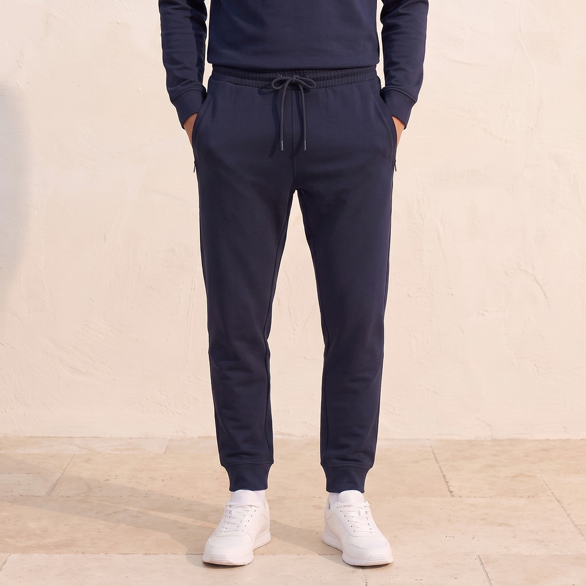 Drawstring Waist Joggers-men-clothing-sportswearandactivewear-bottoms-joggers-image-1