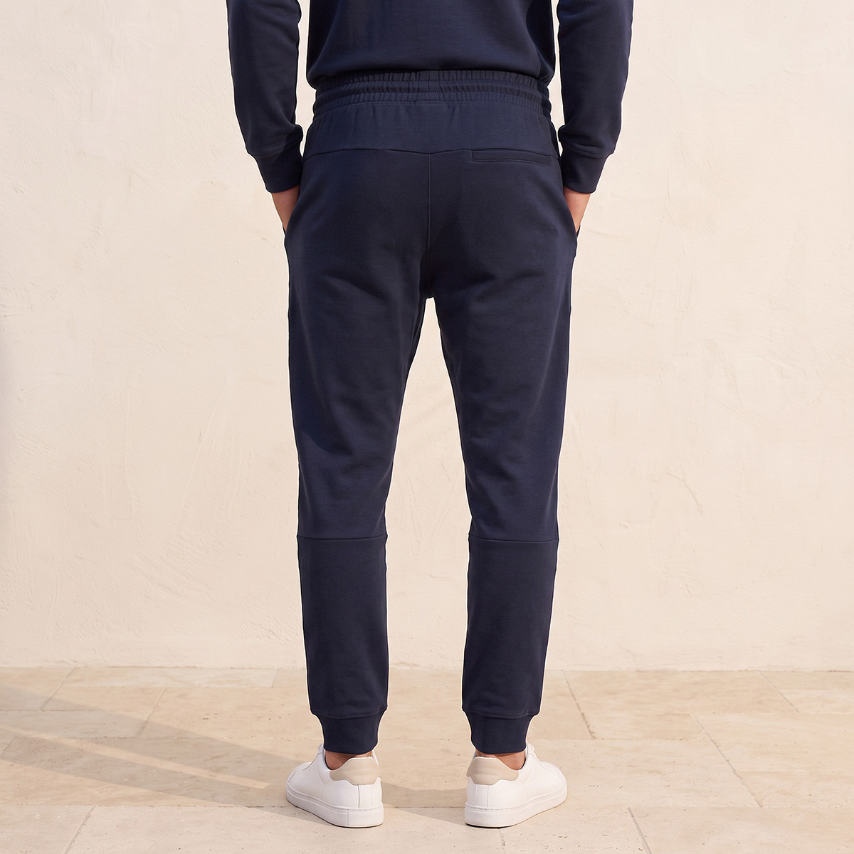 Drawstring Waist Joggers-men-clothing-sportswearandactivewear-bottoms-joggers-image-3