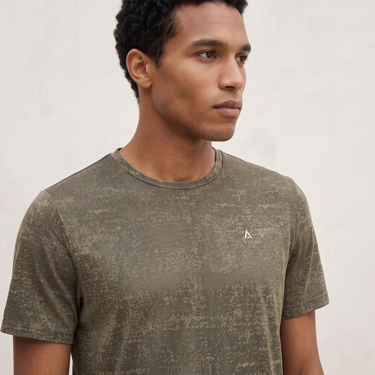 تيشيرت رياضي ناعم الملمس-men-clothing-sportswearandactivewear-tshirtsandpolos-image-4