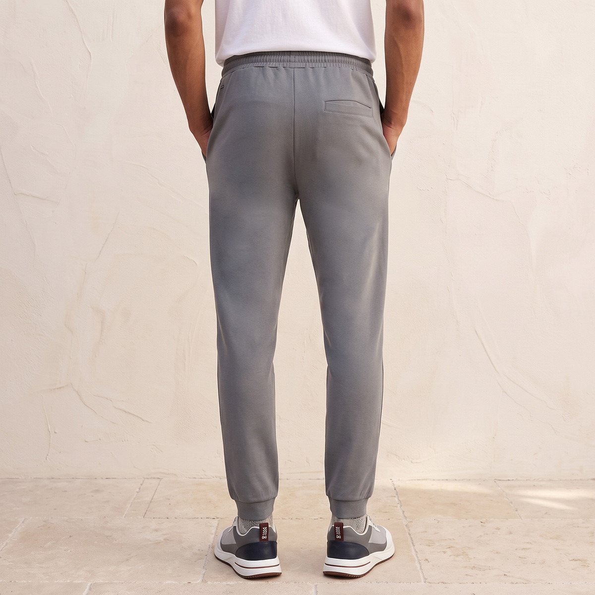 Relaxed Fit Joggers-men-clothing-sportswearandactivewear-bottoms-joggers-image-3