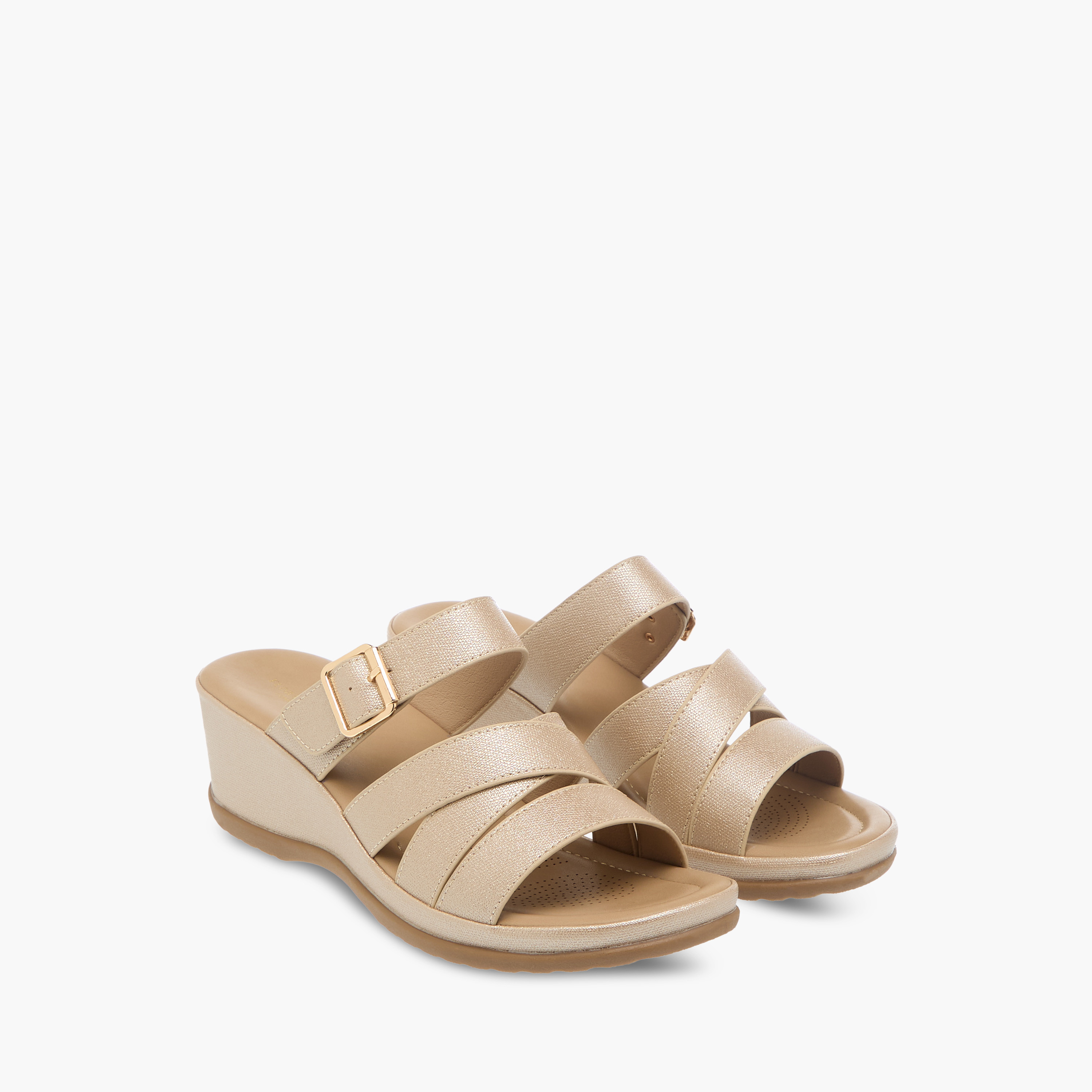 صندل مريح سهل الارتداء بارز الملمس بكعب ويدج وإبزيم من فلورا بيلا-women-shoes-sandals-heeled-image-1