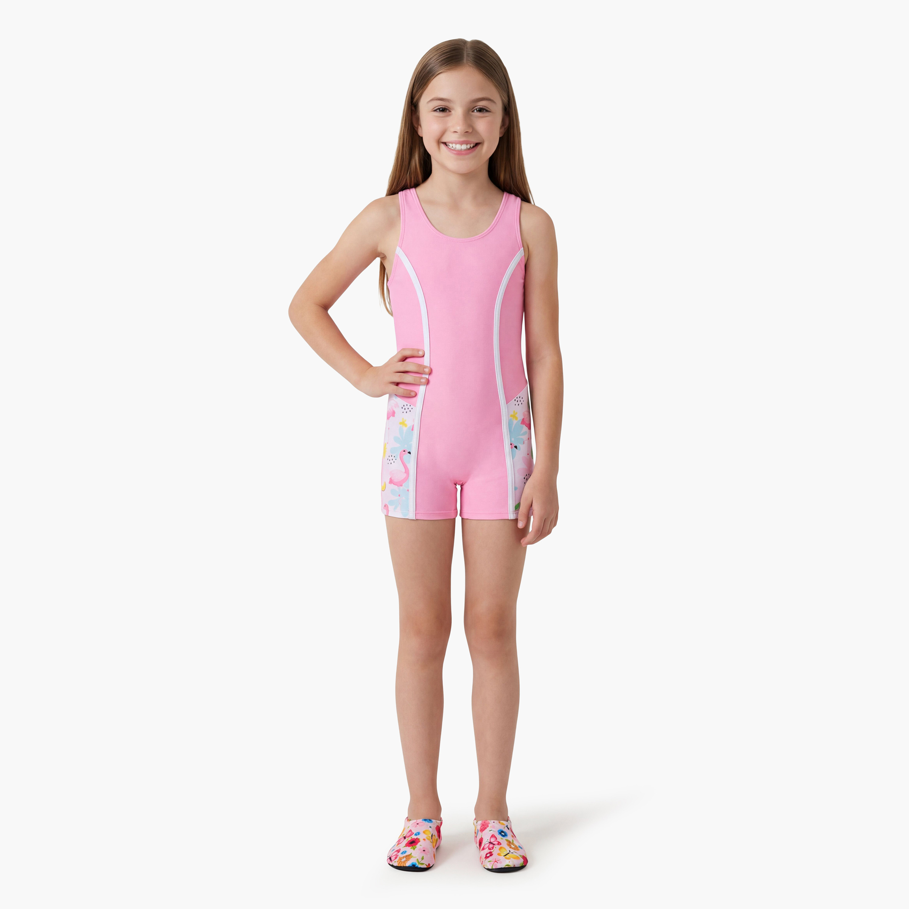 أحذية كويغا للفتيات للمسبح والشاطئ - زهور وردية وردية AOP-sports-gear-swimming-girl-image-4