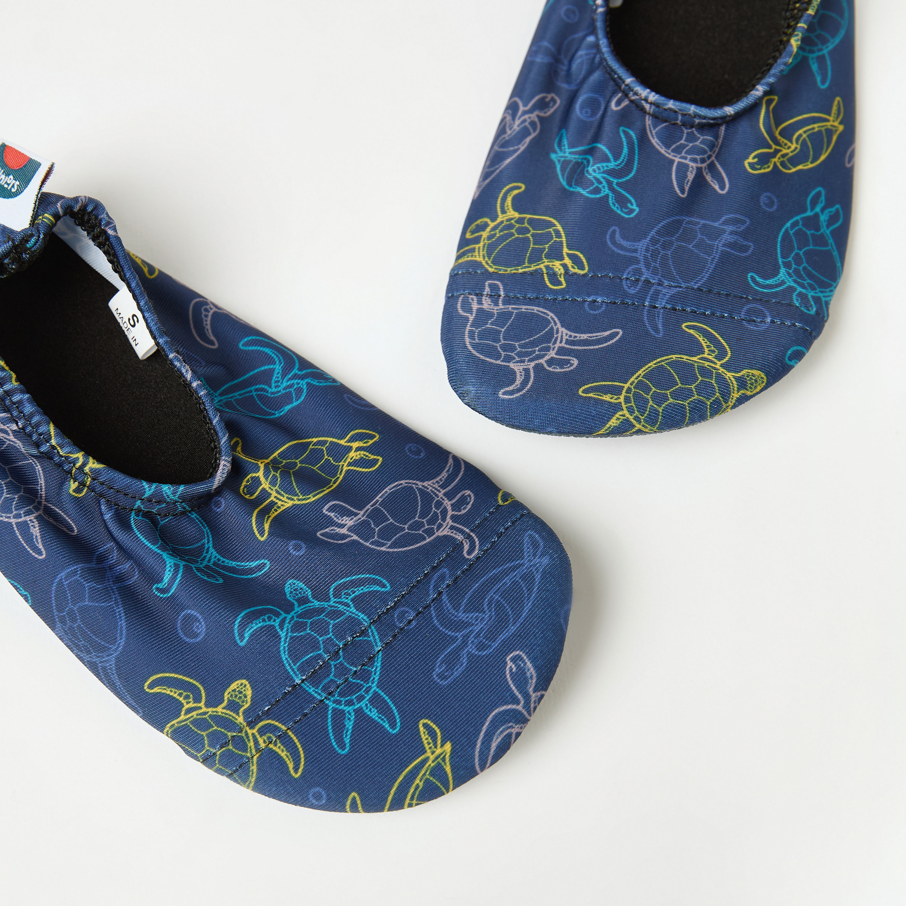 Juniors All-Over Turtle Print Anti-Slip Swimming Slippers-boys-clothing-sportswear-swimwear-image-4