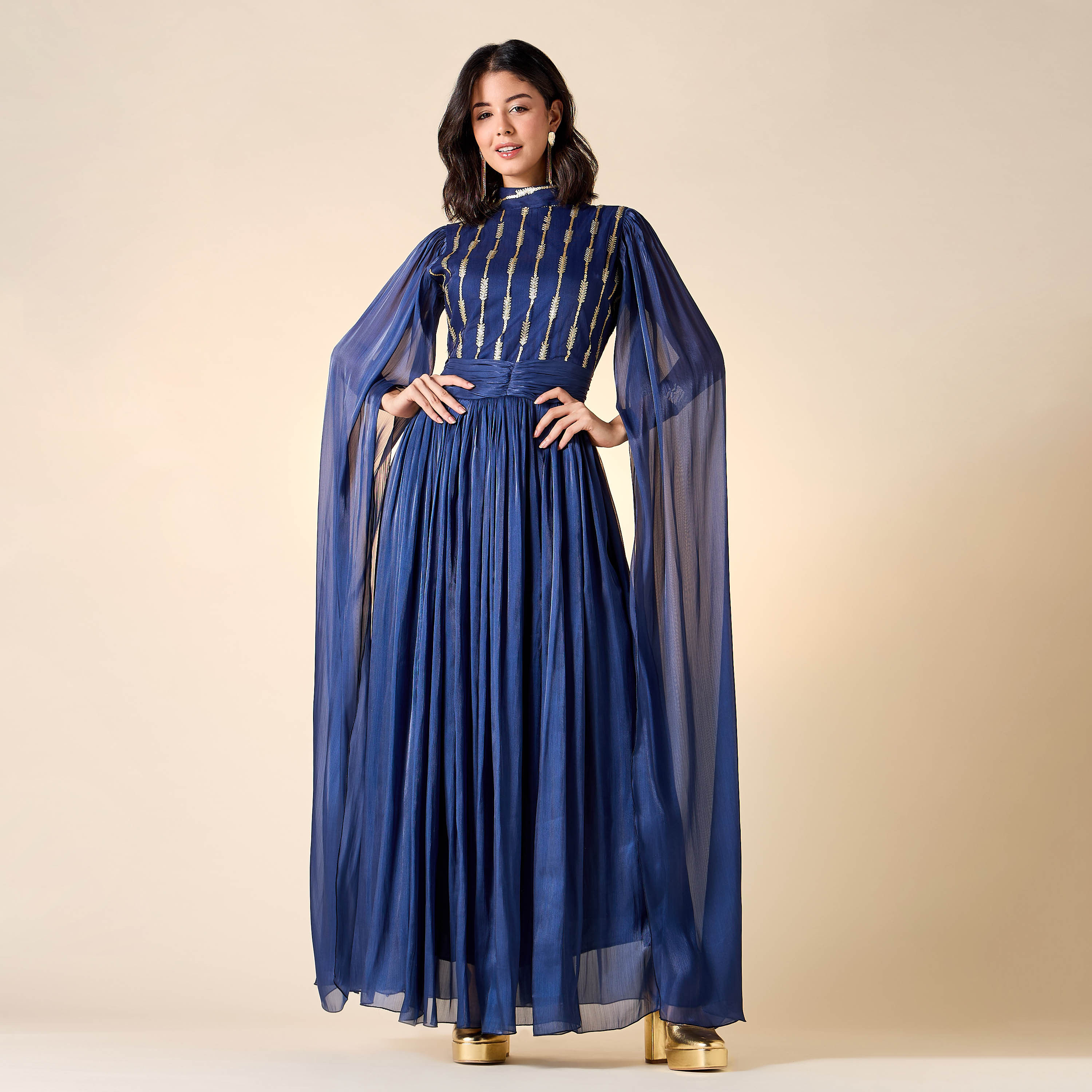 فستان مزين بياقة عالية وأكمام كاب من جولدن أبل-women-clothing-dresses-image-13