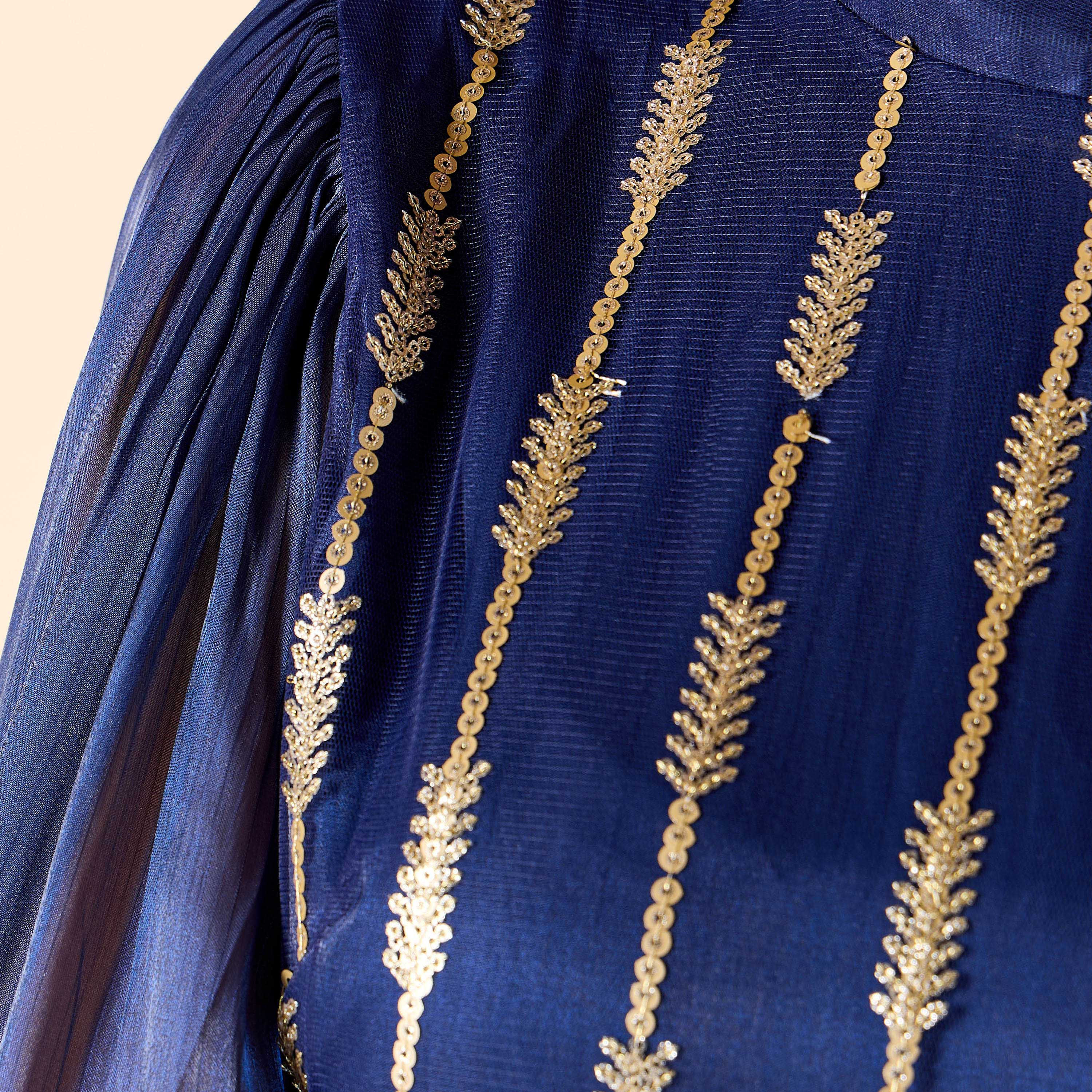 فستان مزين بياقة عالية وأكمام كاب من جولدن أبل-women-clothing-dresses-image-16