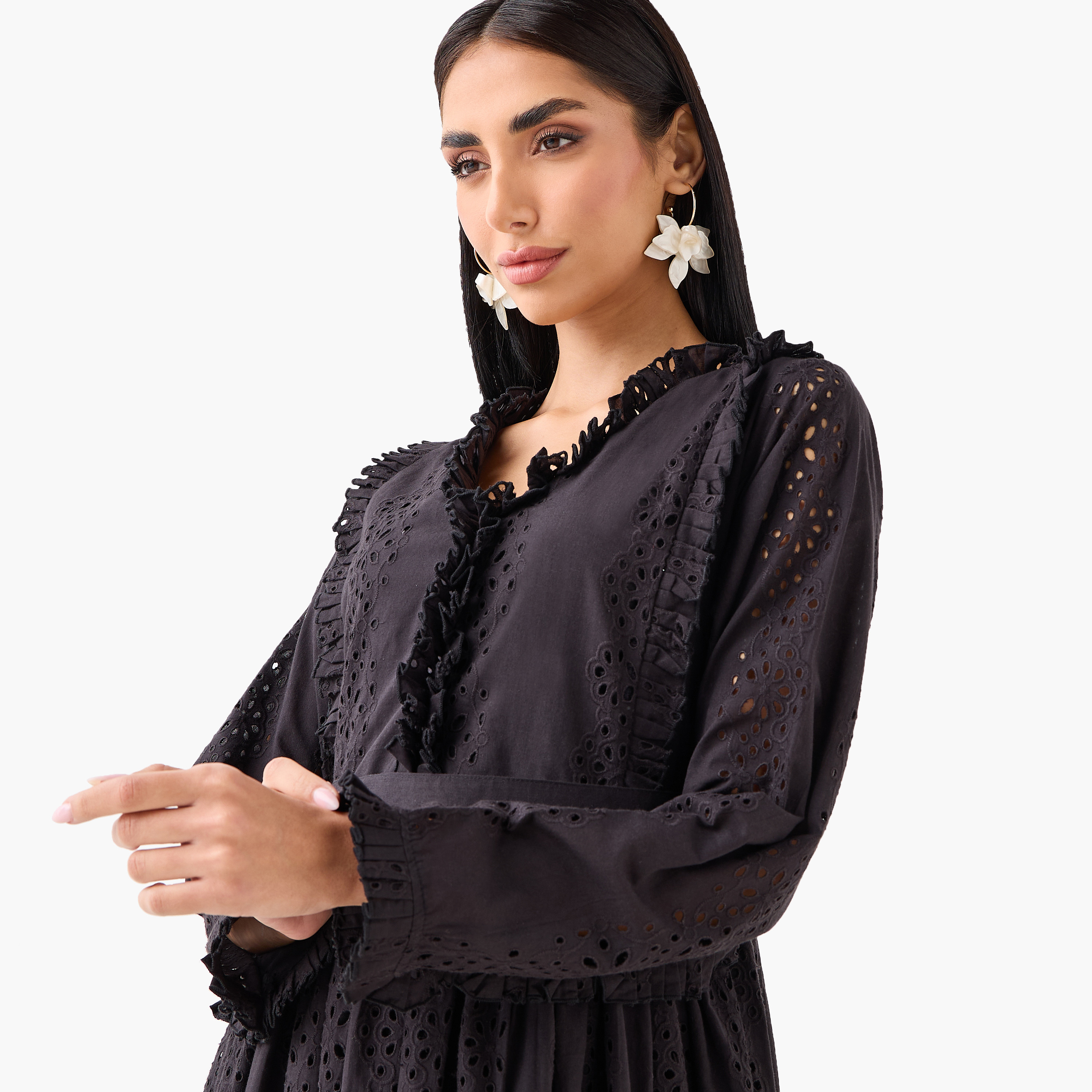 فستان ماكسي نسائي قصة "فيت آند فلير" بتطريز أسود من غولدن أبل-women-clothing-dresses-image-5