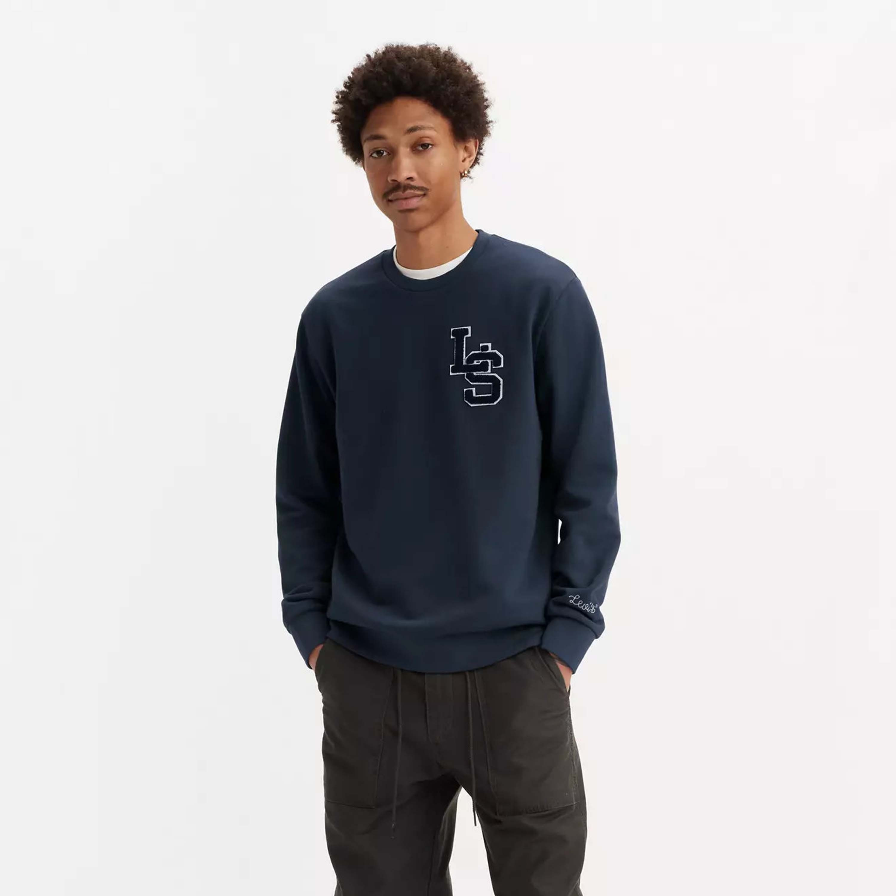 سويت شيرت رجالي سادة برقبة دائرية وأكمام طويلة من ليفايس-men-clothing-hoodiesandsweatshirts-image-1